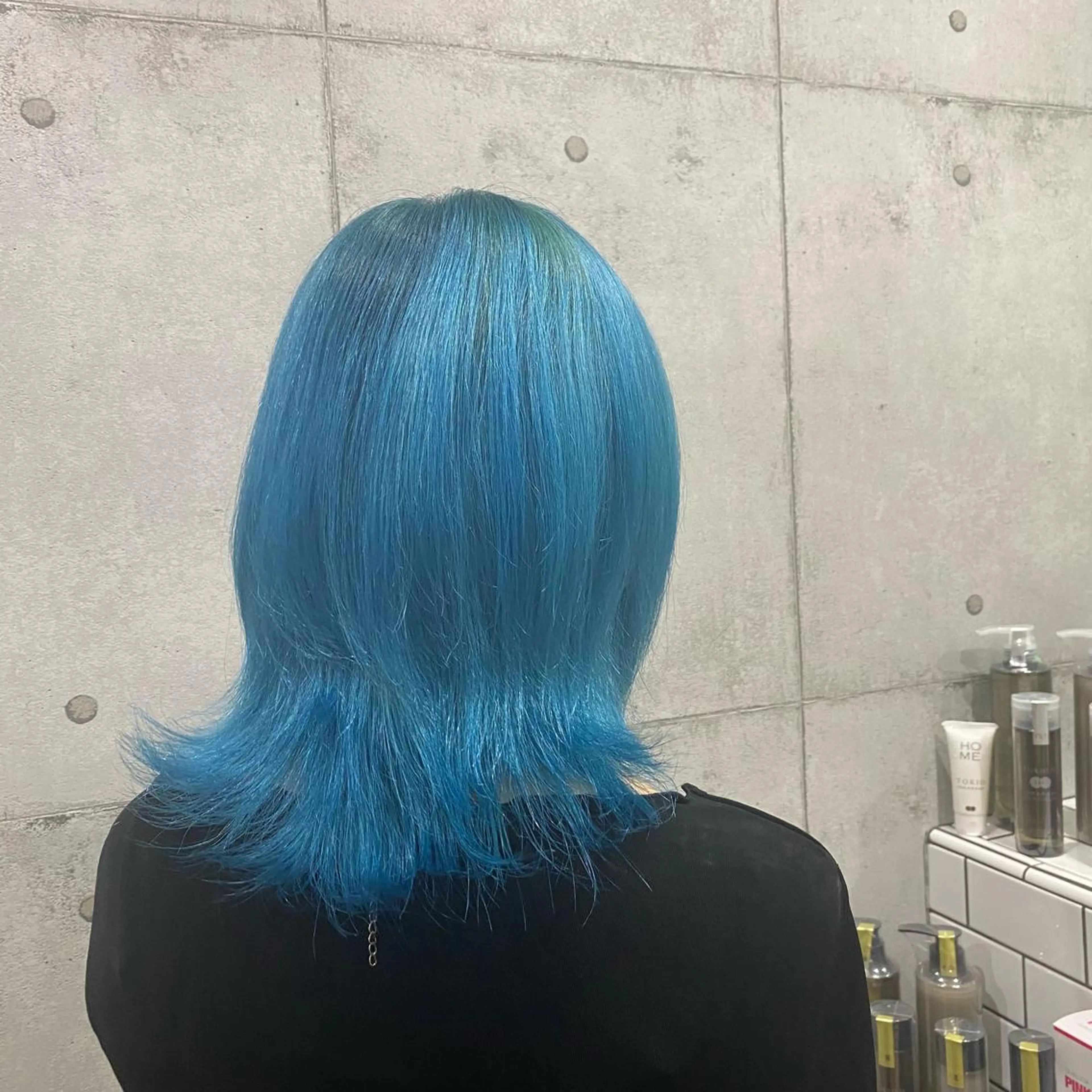 ミディアム カラー newi赤羽 HINATAのヘアスタイル