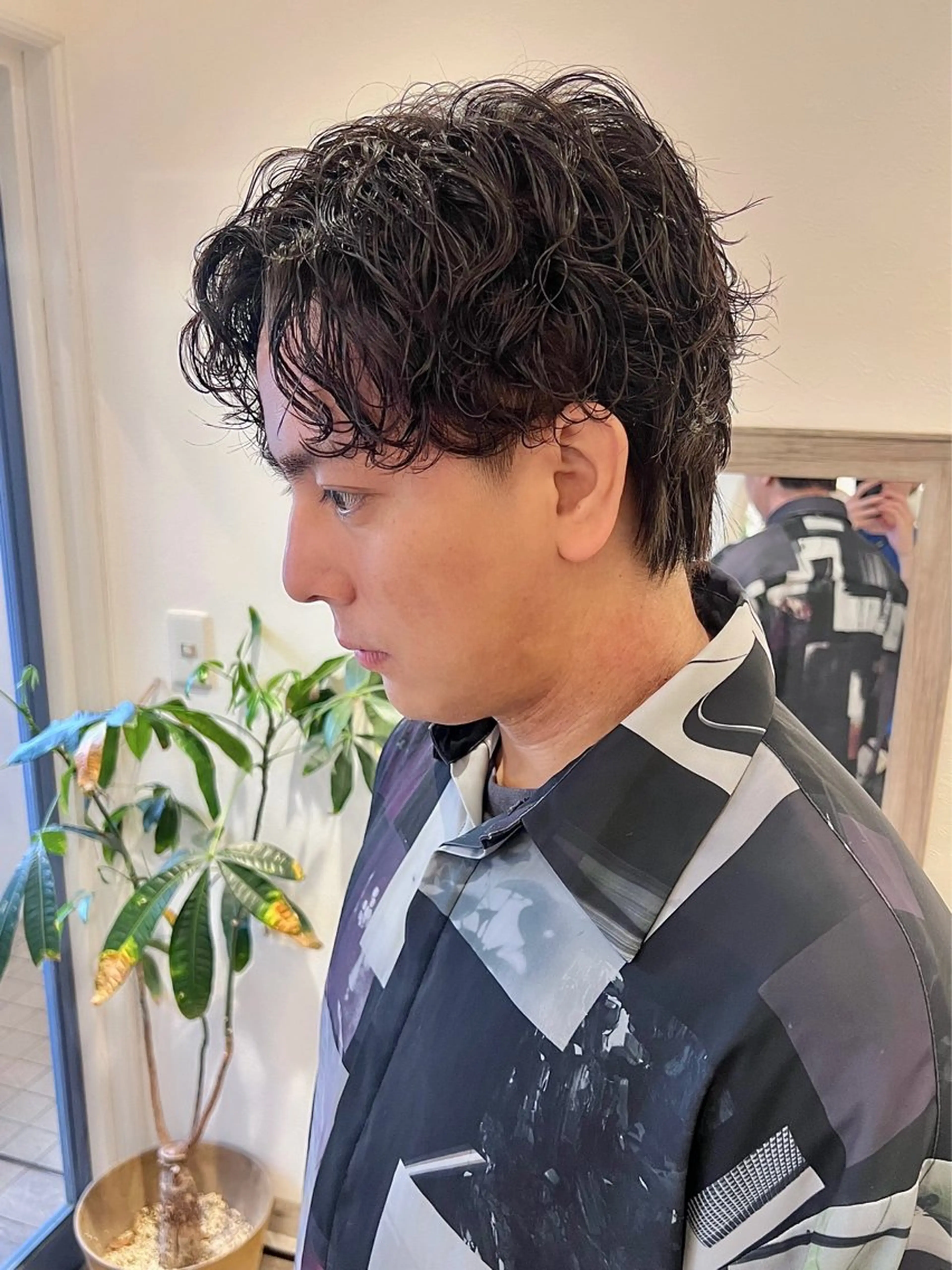 ミディアム パーマ メンズ ミディアムパーマ センターパート メンズパーマ スパイラルパーマ カット パーマ ヘッドスパ 💐メンズ特化× パーマ💐早坂駆留のヘアスタイル