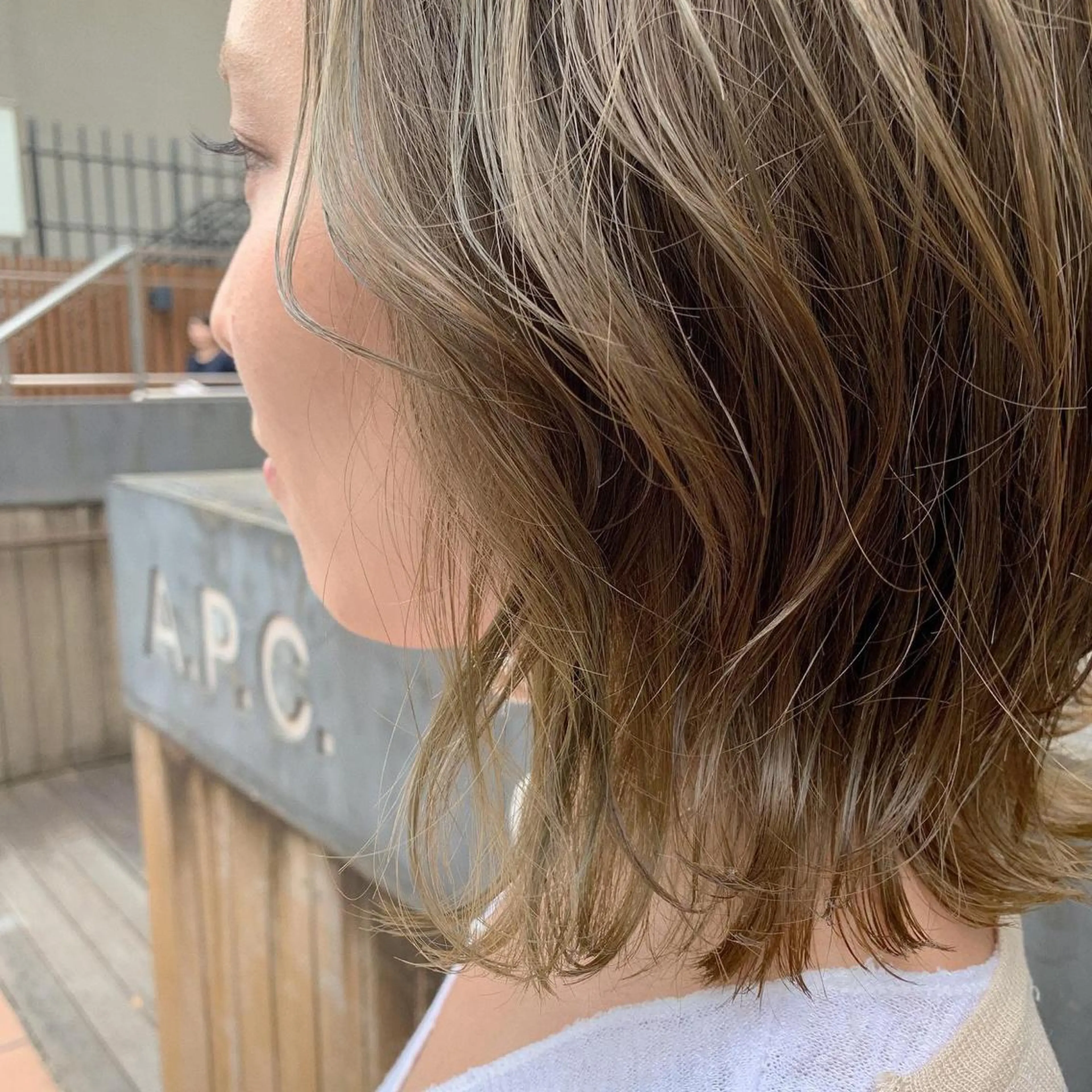 ミディアム カラー パーマ ヘアアレンジ ミディアムパーマ トリートメント 松田 亮葉のヘアスタイル