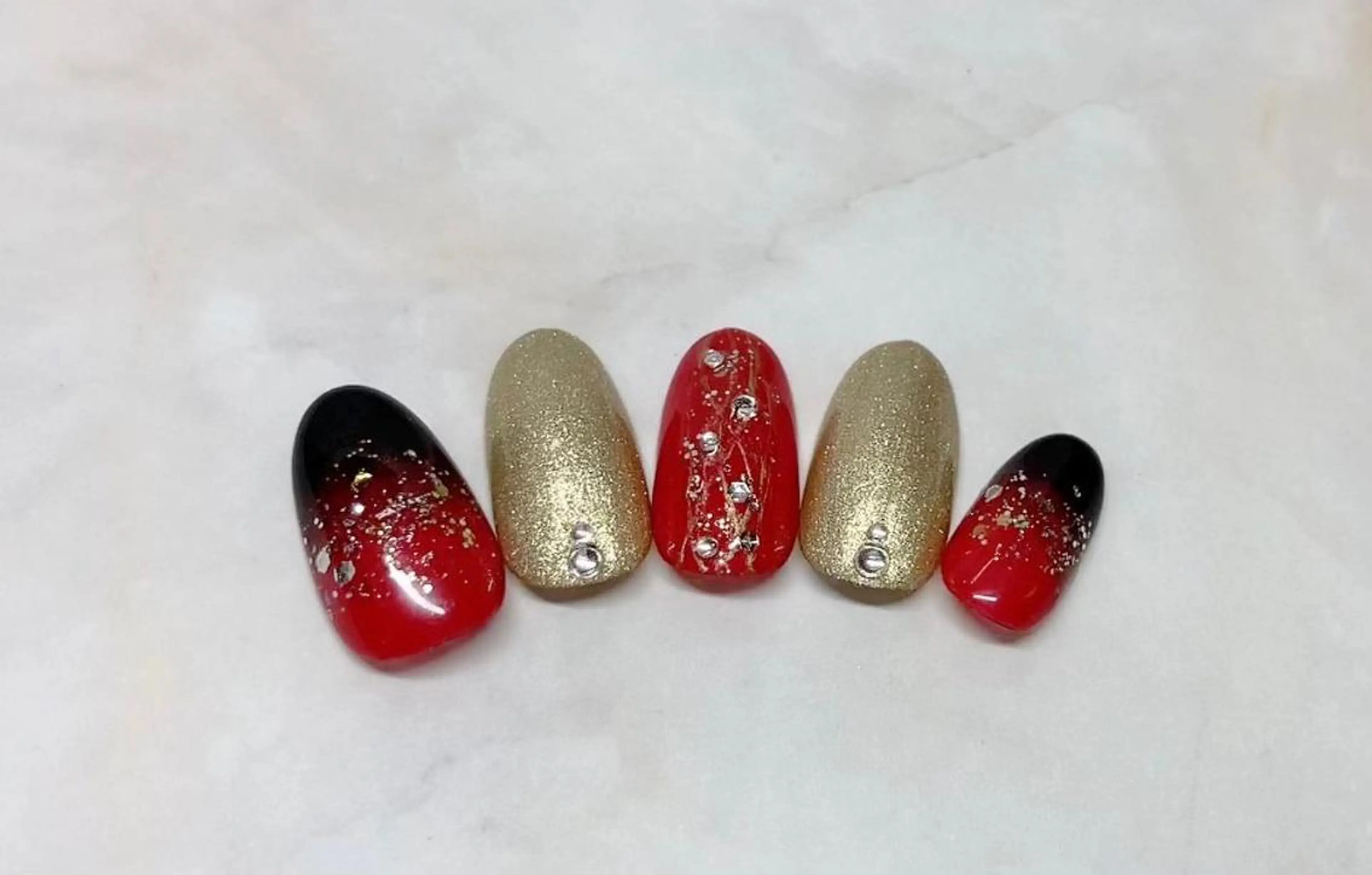 ネイル マツエク・マツパ アイブロウ 眉カラー 成人式 韓国風マツエク パリジェンヌラッシュリフト まつげパーマ ハンドネイル Nail&eye Belire 新宿のネイルデザイン