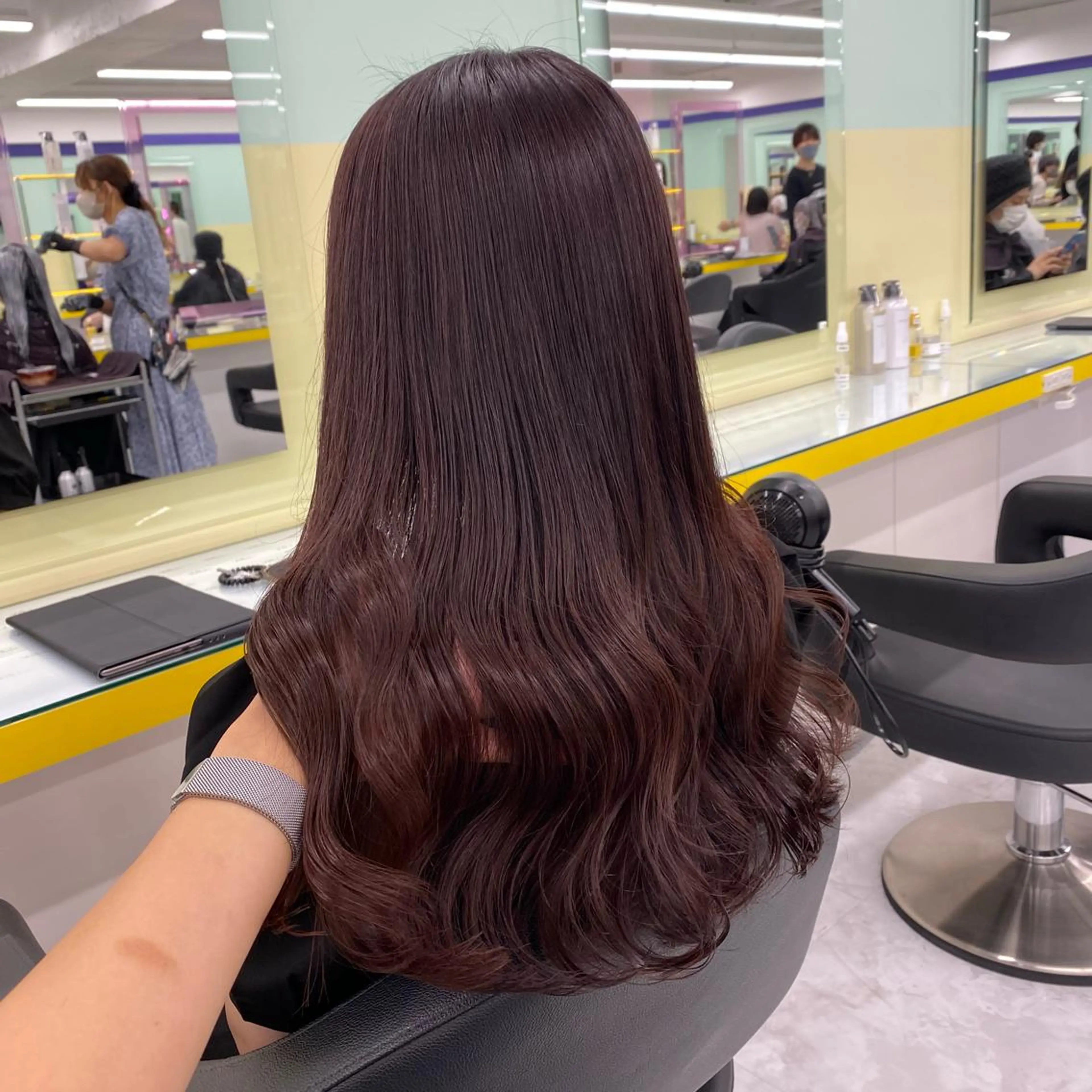 セミロング カラー ヘアアレンジ ヘアカラー トリートメント mai🍑暖色カラー /レイヤー💖のヘアスタイル