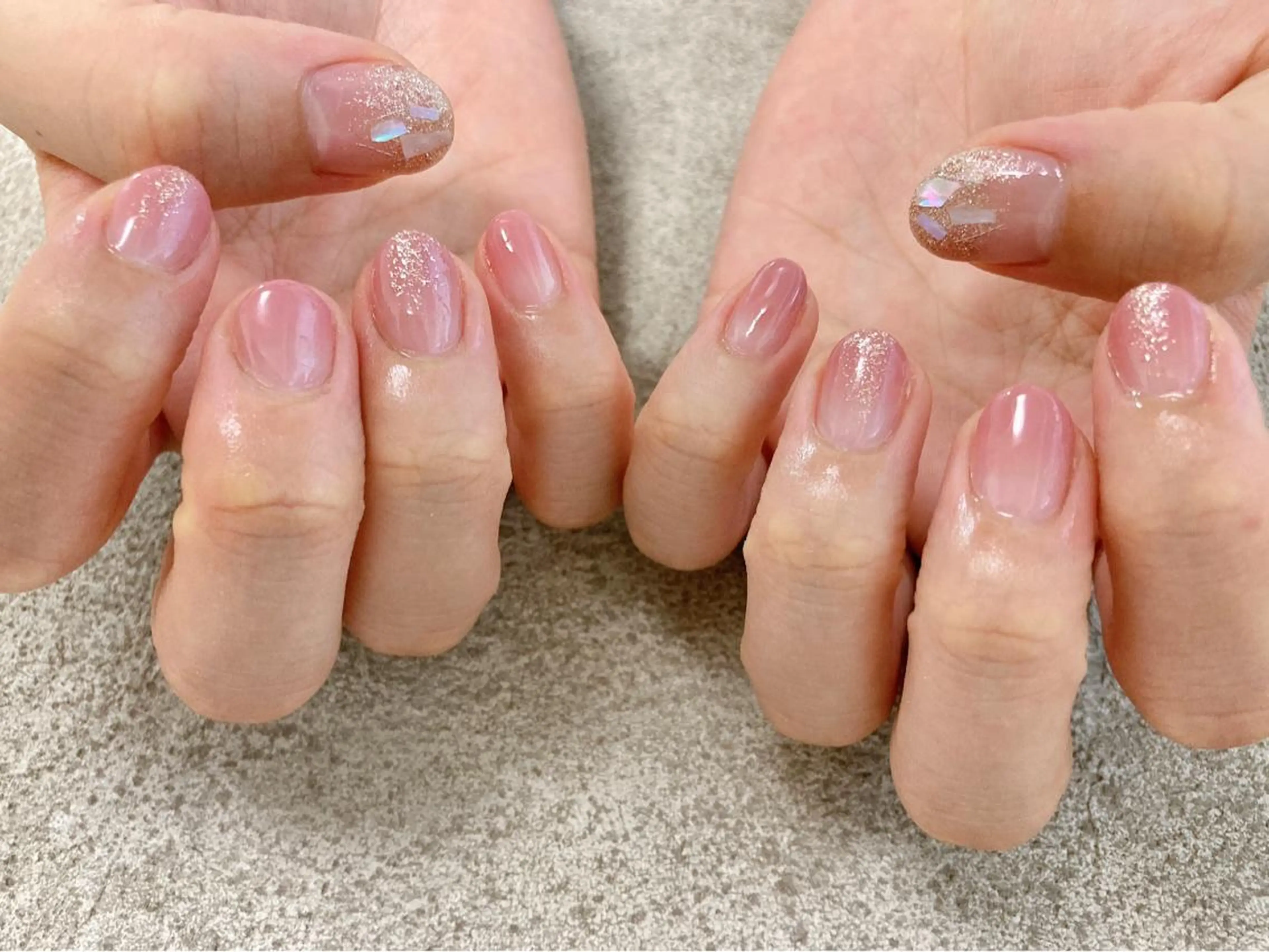 ネイル グラデーション mogunail &blowのネイルデザイン