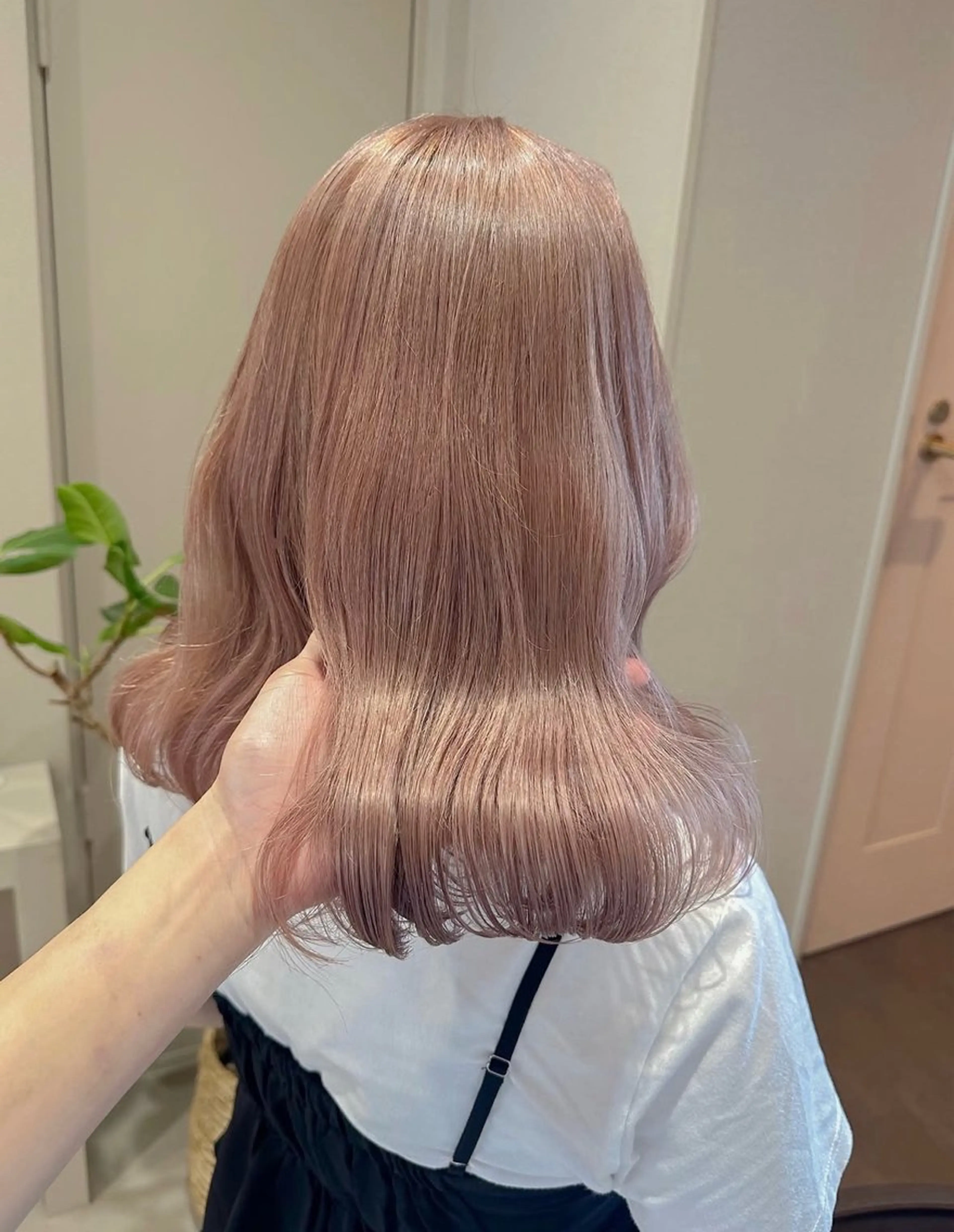 カラー ベージュカラー ピンクカラー ピンクベージュ ヘアカラー ハイトーン／暖色 👩🏼HONOKAのヘアスタイル