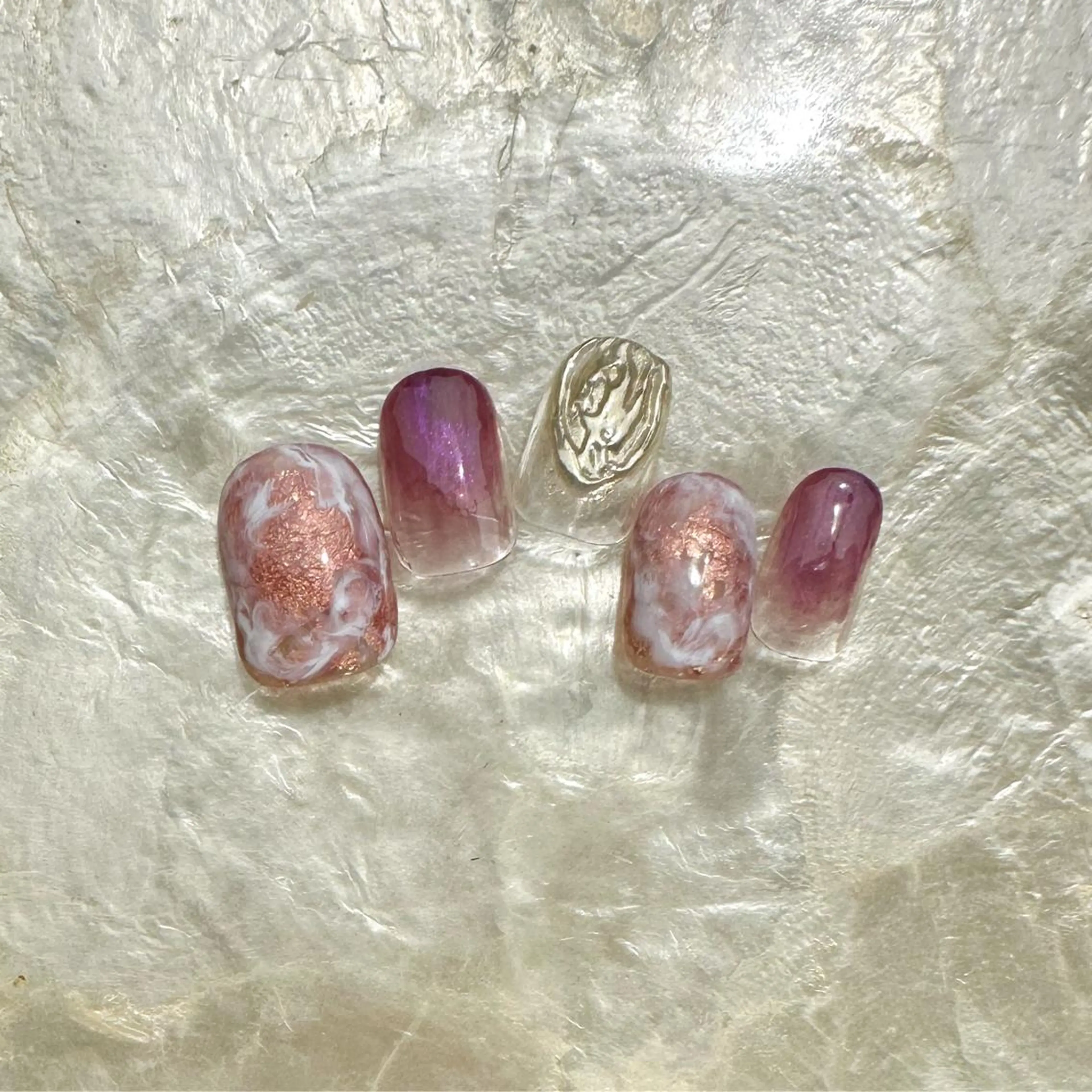 ネイル 氷ネイル・うるうるネイル 韓国ネイル 大理石ネイル(マーブル) ミラーネイル ニュアンスネイル 🪞KAPE NAIL 🪞のネイルデザイン