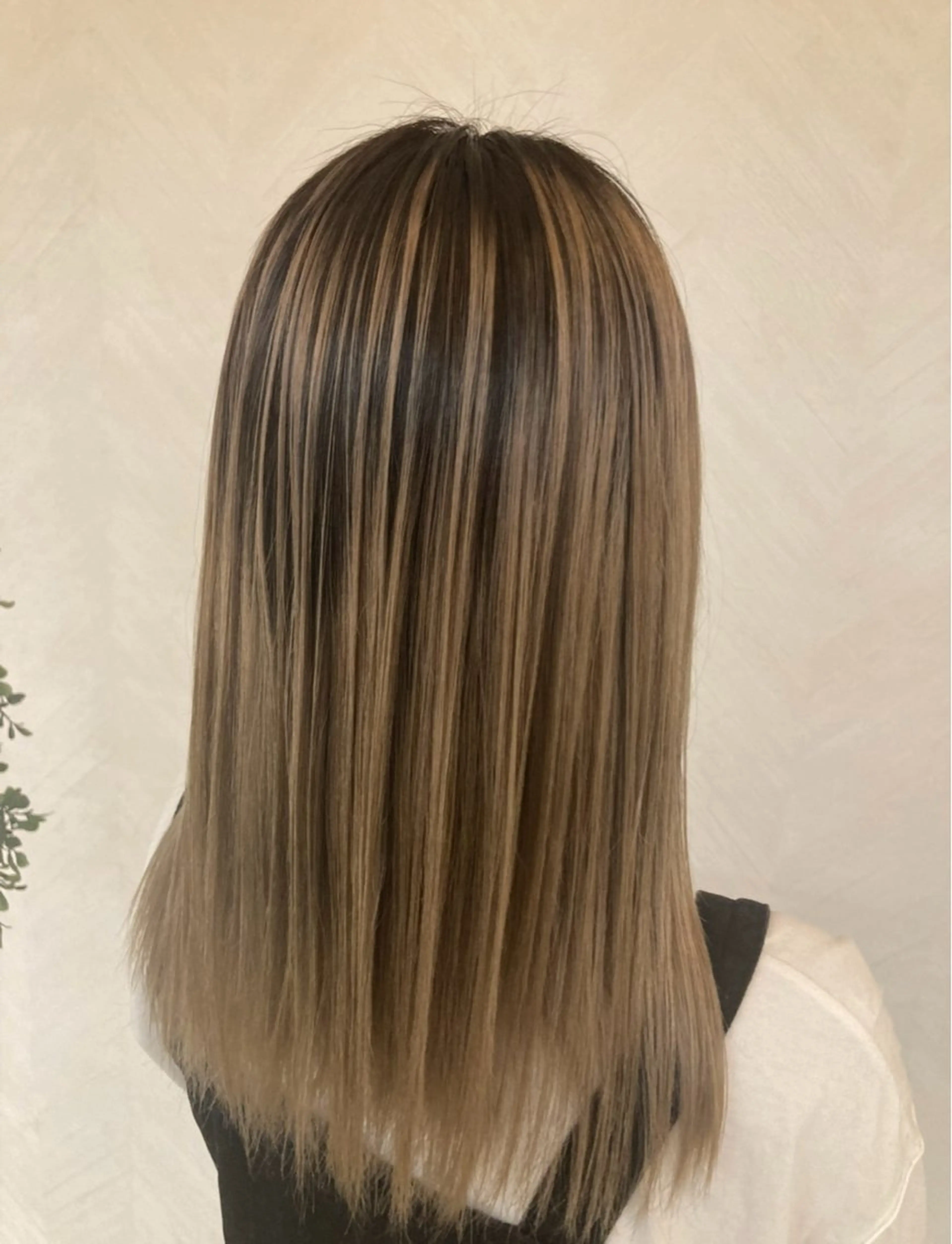 カラー バレイヤージュ TELAHAIR岡野 春奈のヘアスタイル