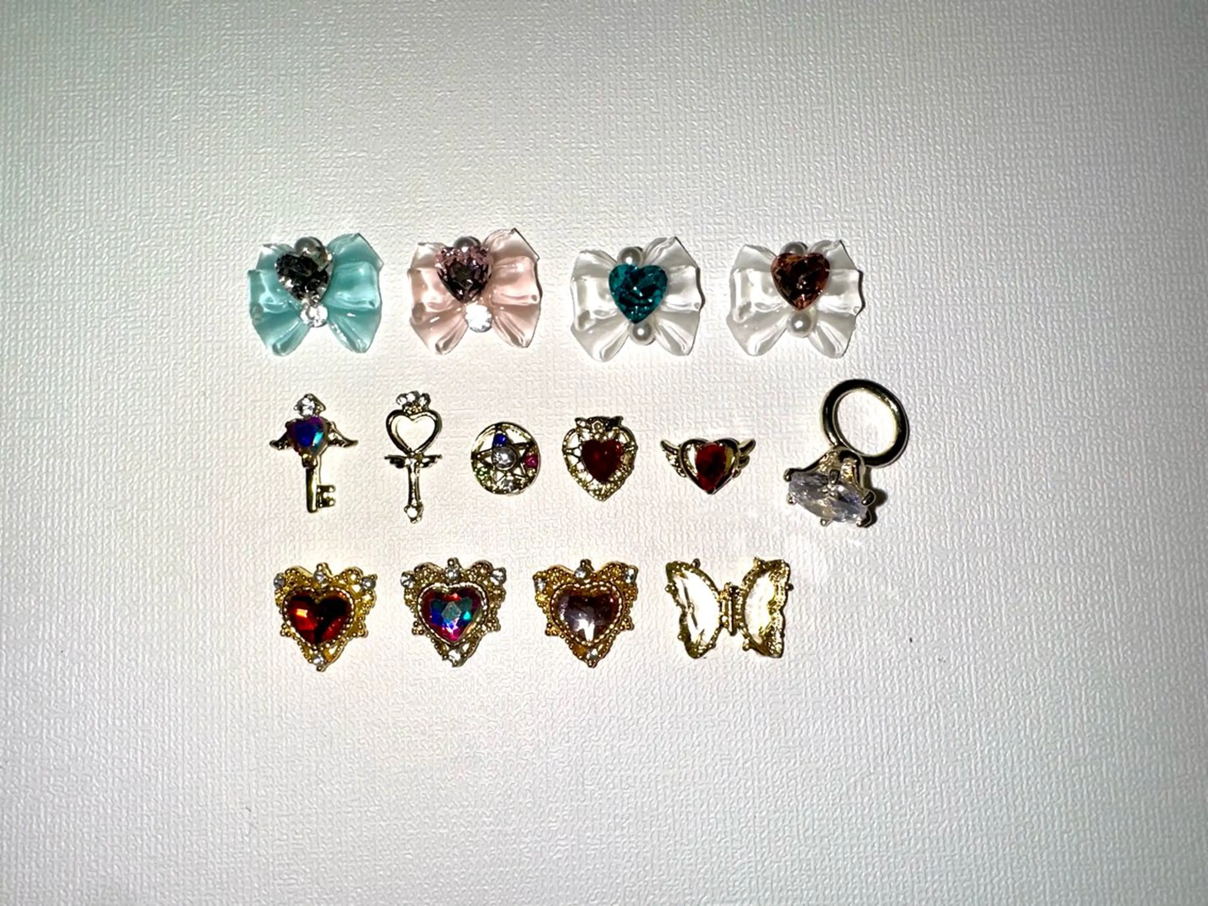 ネイル ハート リボン M Hのネイルデザイン