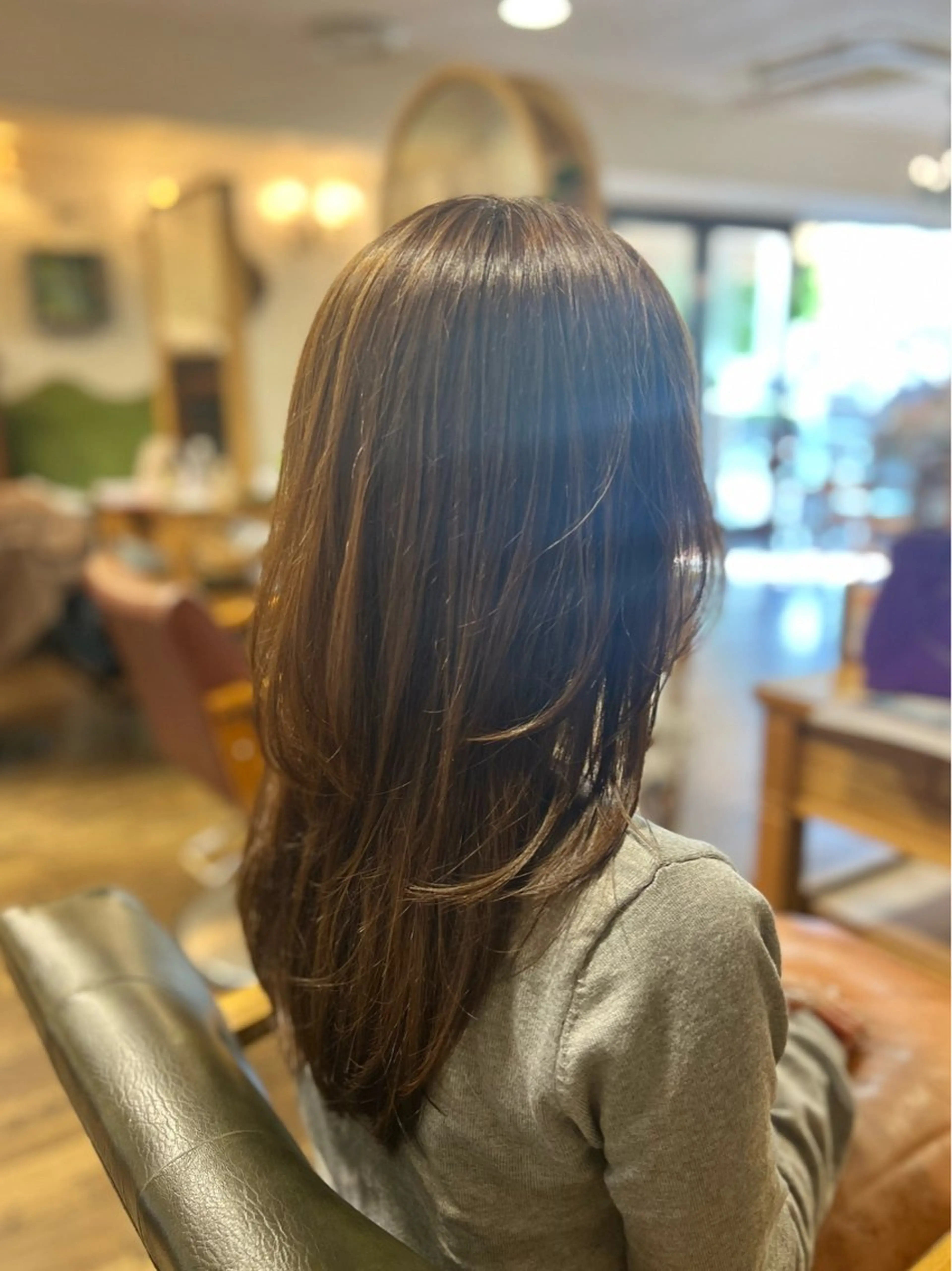 ロング カラー ロングレイヤー ベージュカラー レイヤーカット ロング 小澤 真理子 ☀️アメリシュシュのヘアスタイル