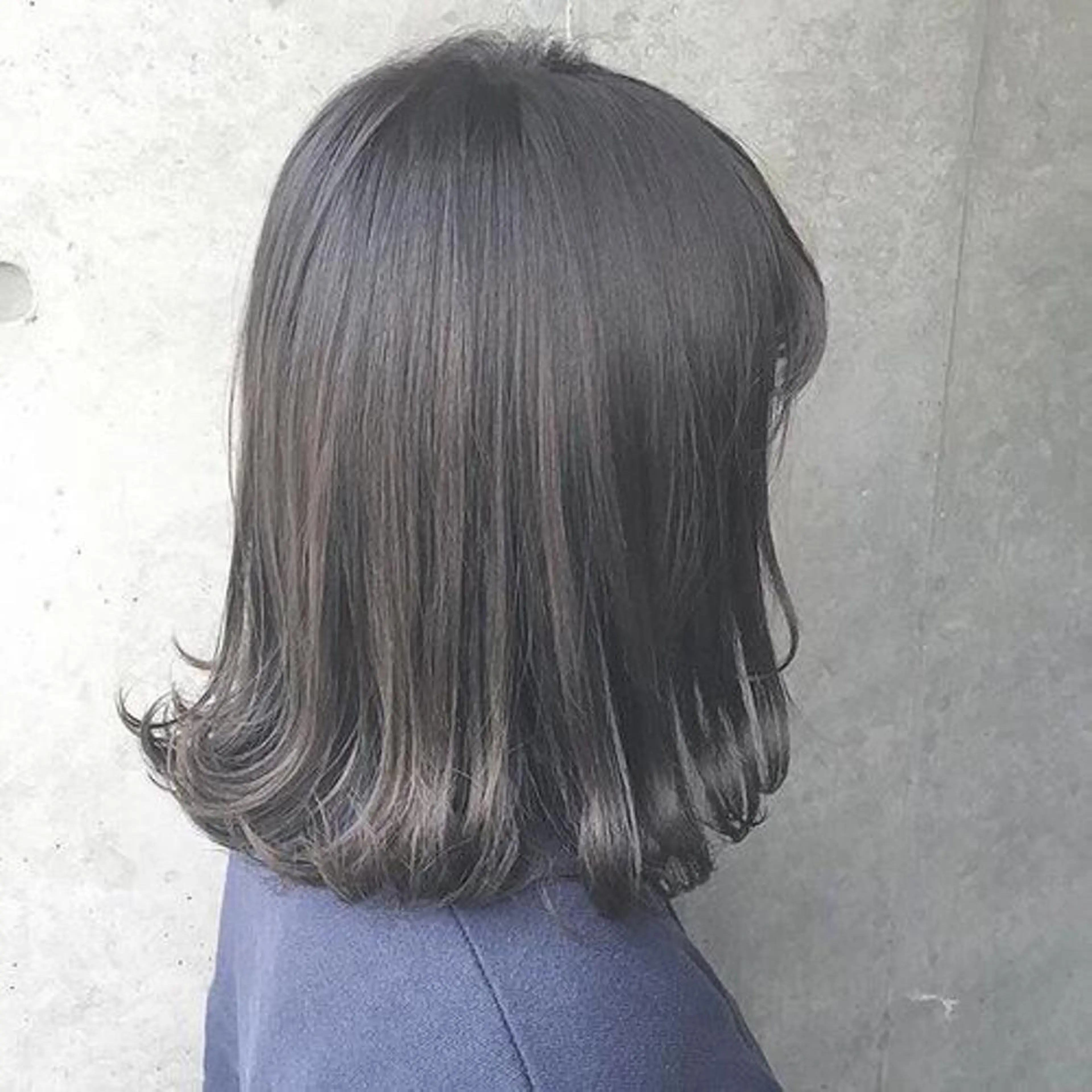 ミディアム カラー 透明感カラー グレージュ イルミナカラー ニシオカ タクヤのヘアスタイル