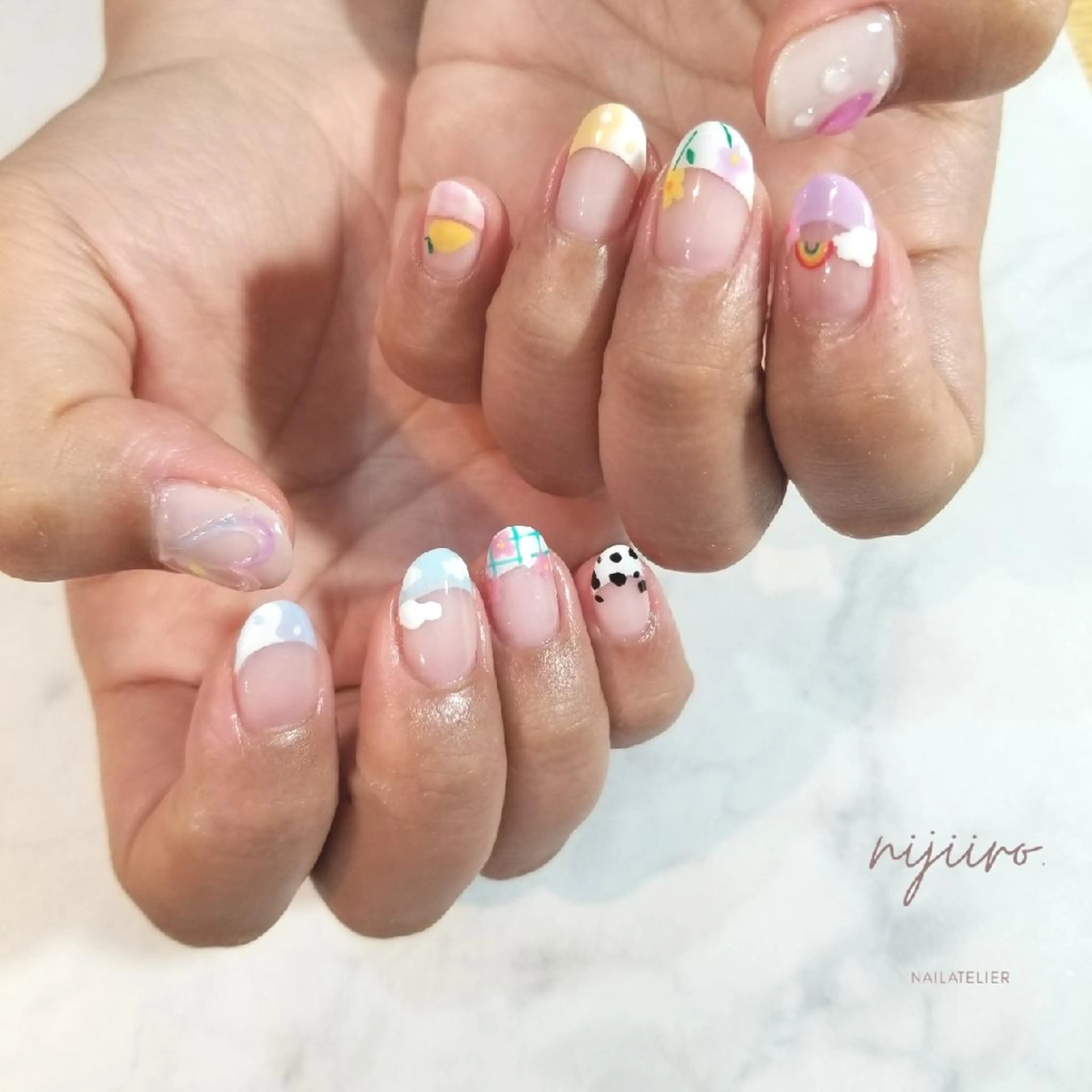 ネイル フレンチネイル ハンドネイル nijiiro🌈 サトウのネイルデザイン