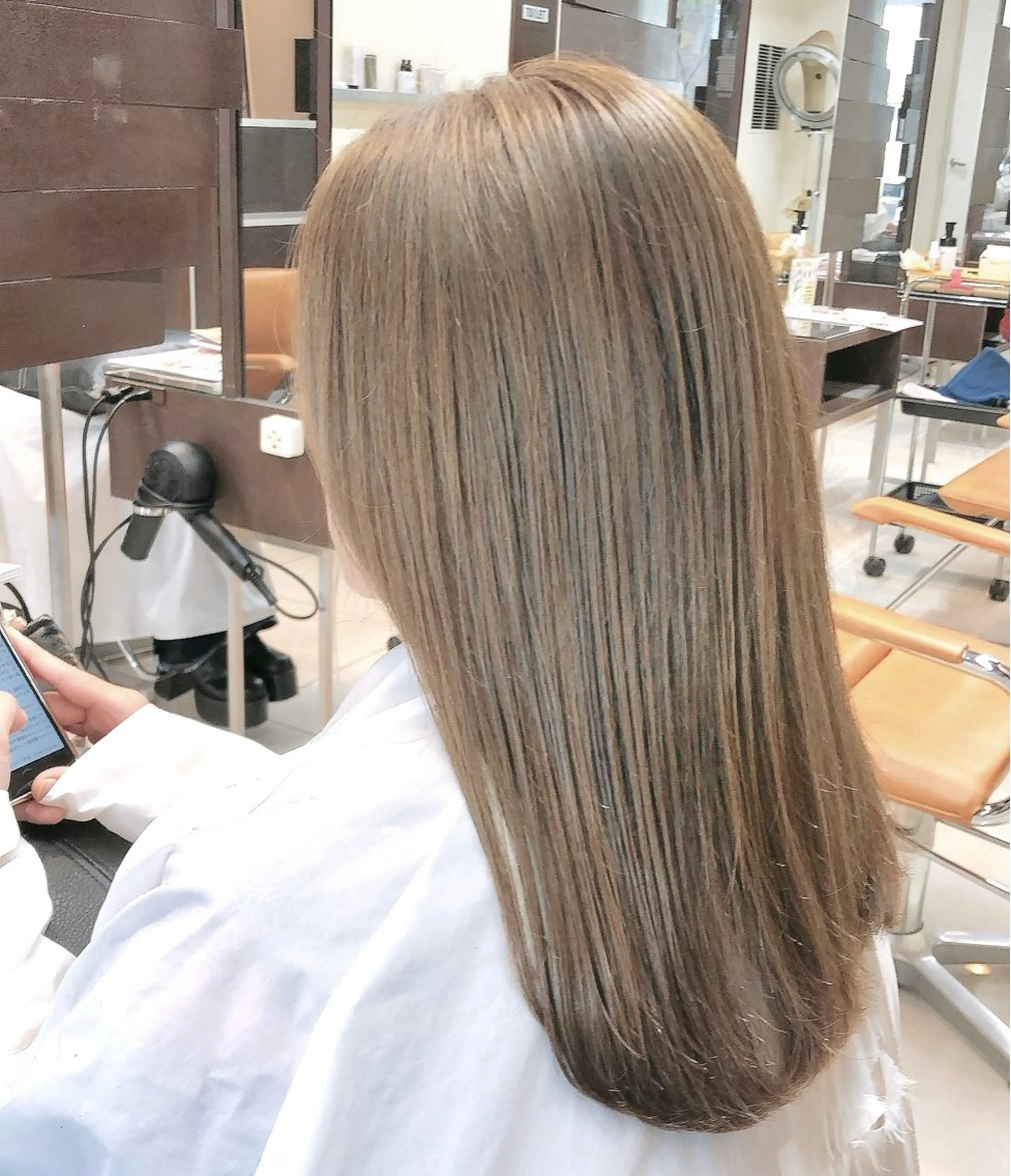 ミディアム カラー カット ヘアカラー トリートメント 森田 一輝のヘアスタイル