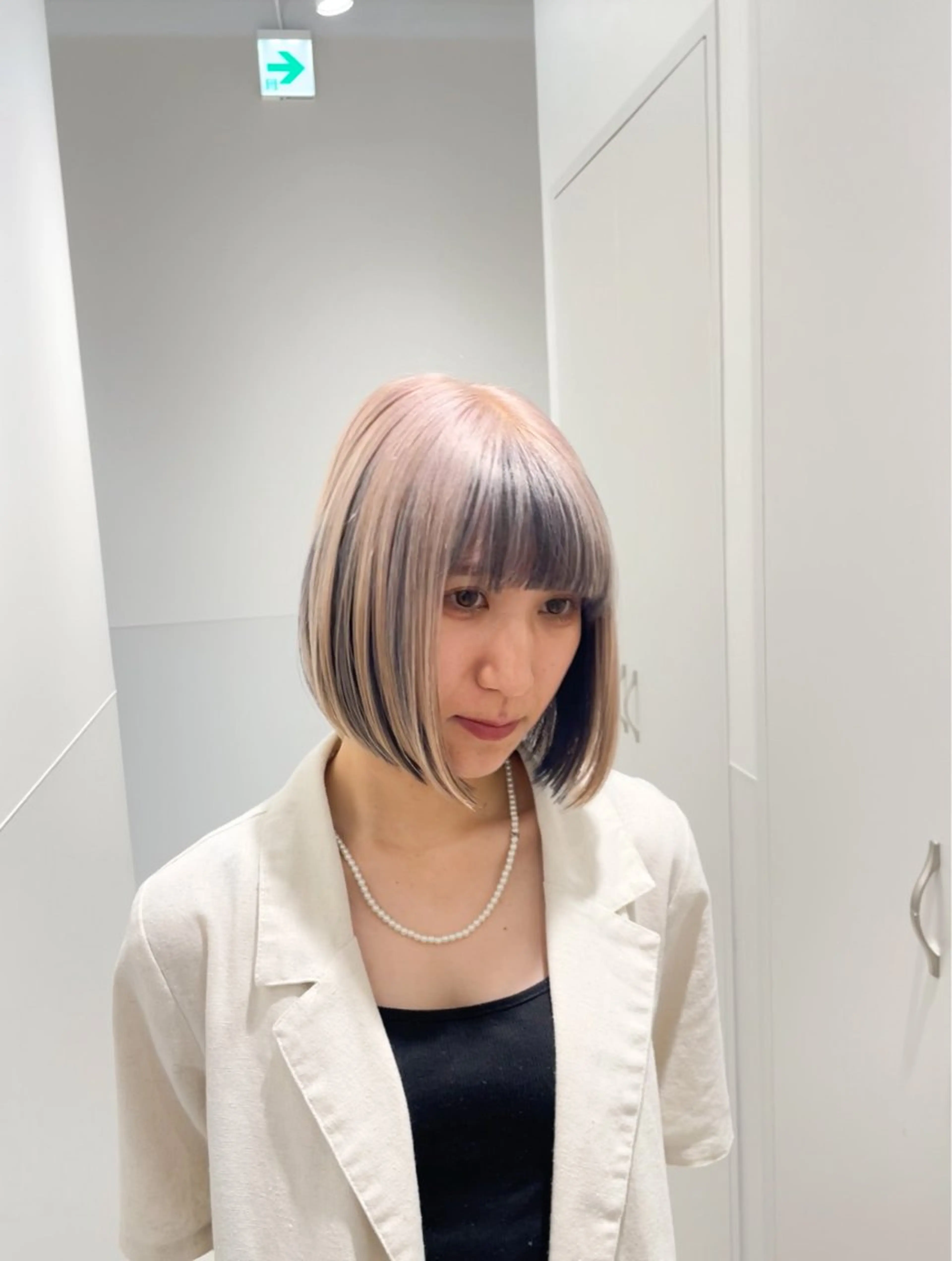 ショート カラー パーマ ヘアアレンジ キッズ ブリーチ ハイライトカラー ハイトーンカラー ハイライト ショートヘア 大人スタイル 太田のヘアスタイル
