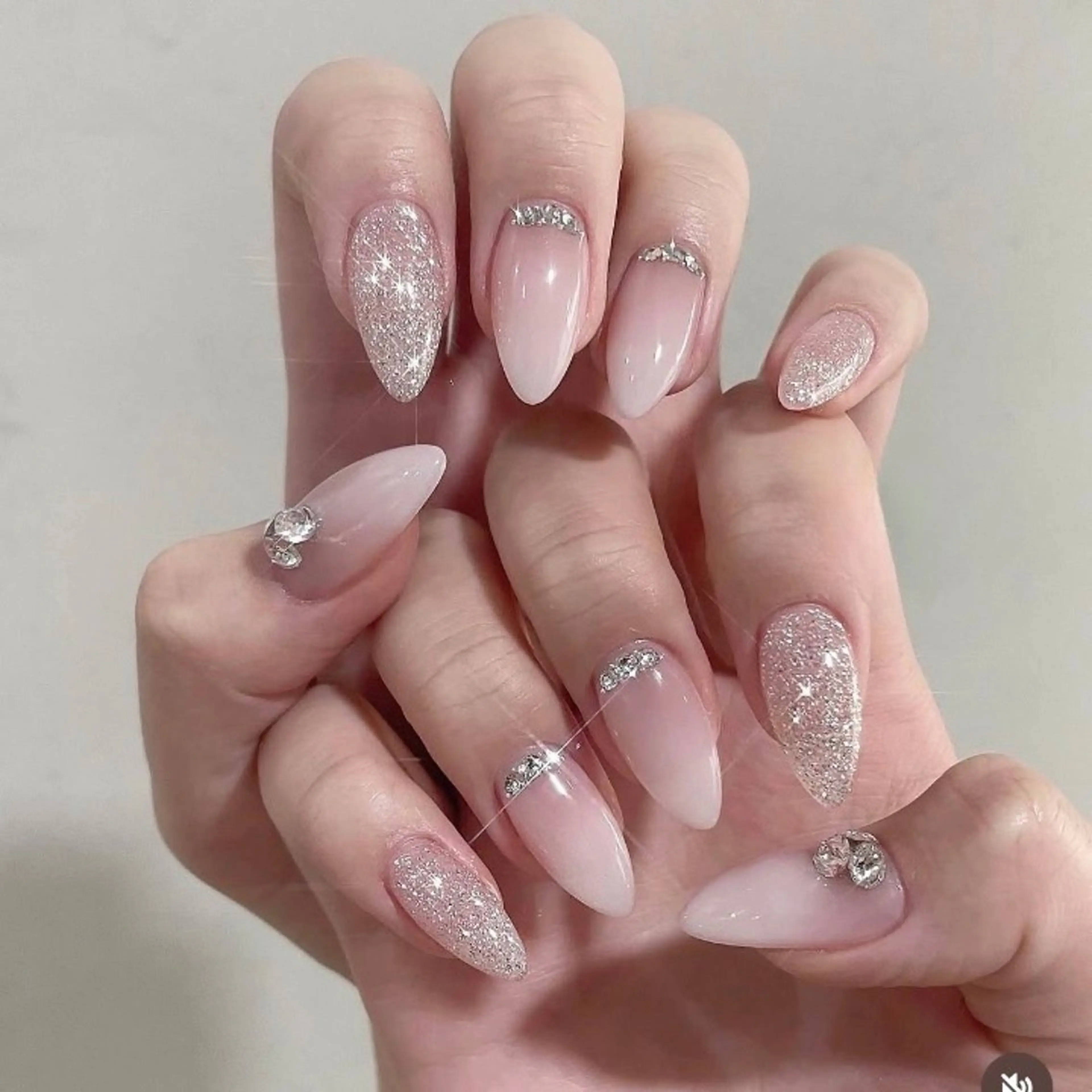 カラー ハンドネイル AIN Nailのネイルデザイン