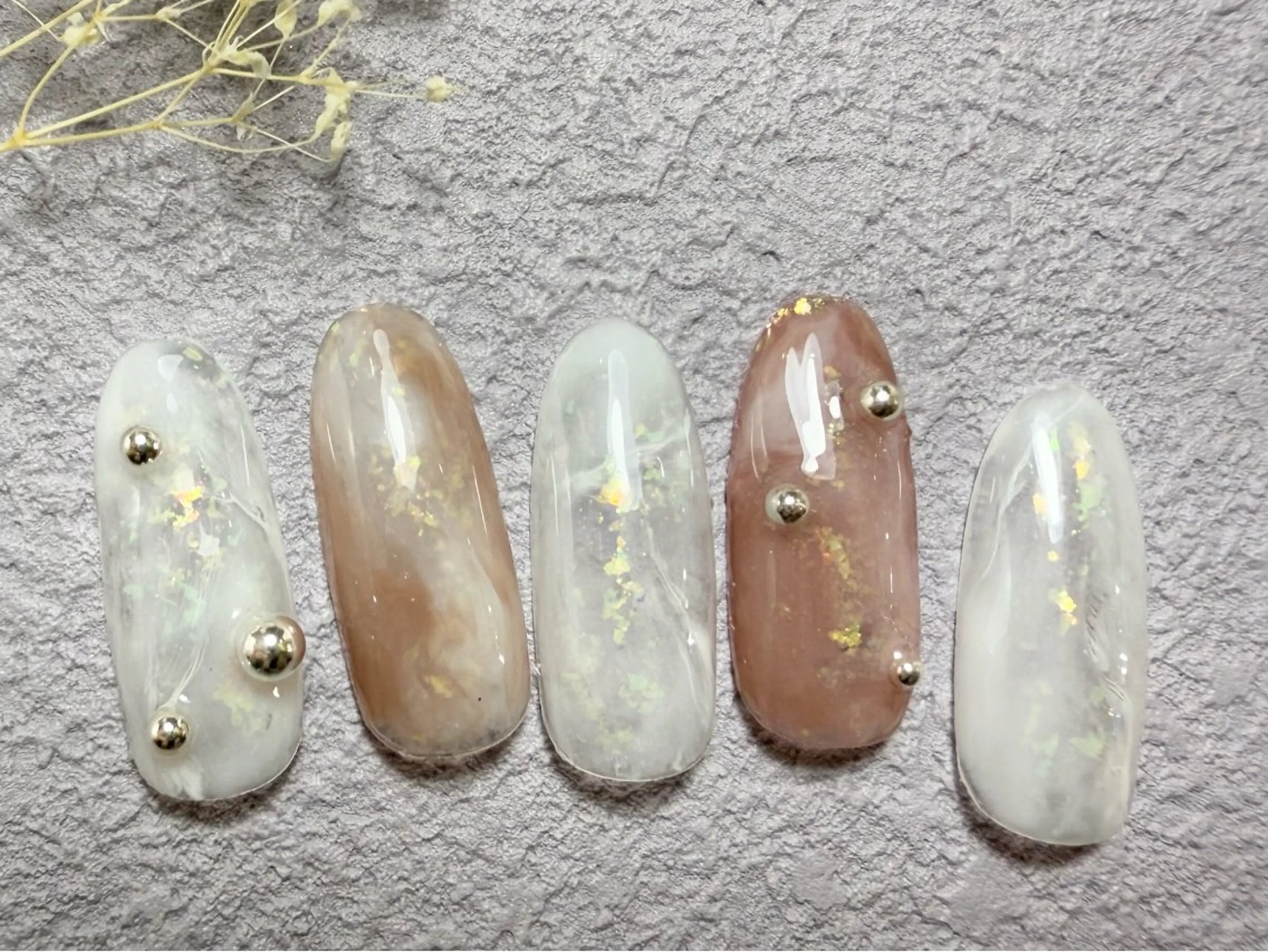 ネイル オーロラネイル ジェルネイル ニュアンスネイル オフィスネイル ピンク ネイルサロン パールのネイルデザイン