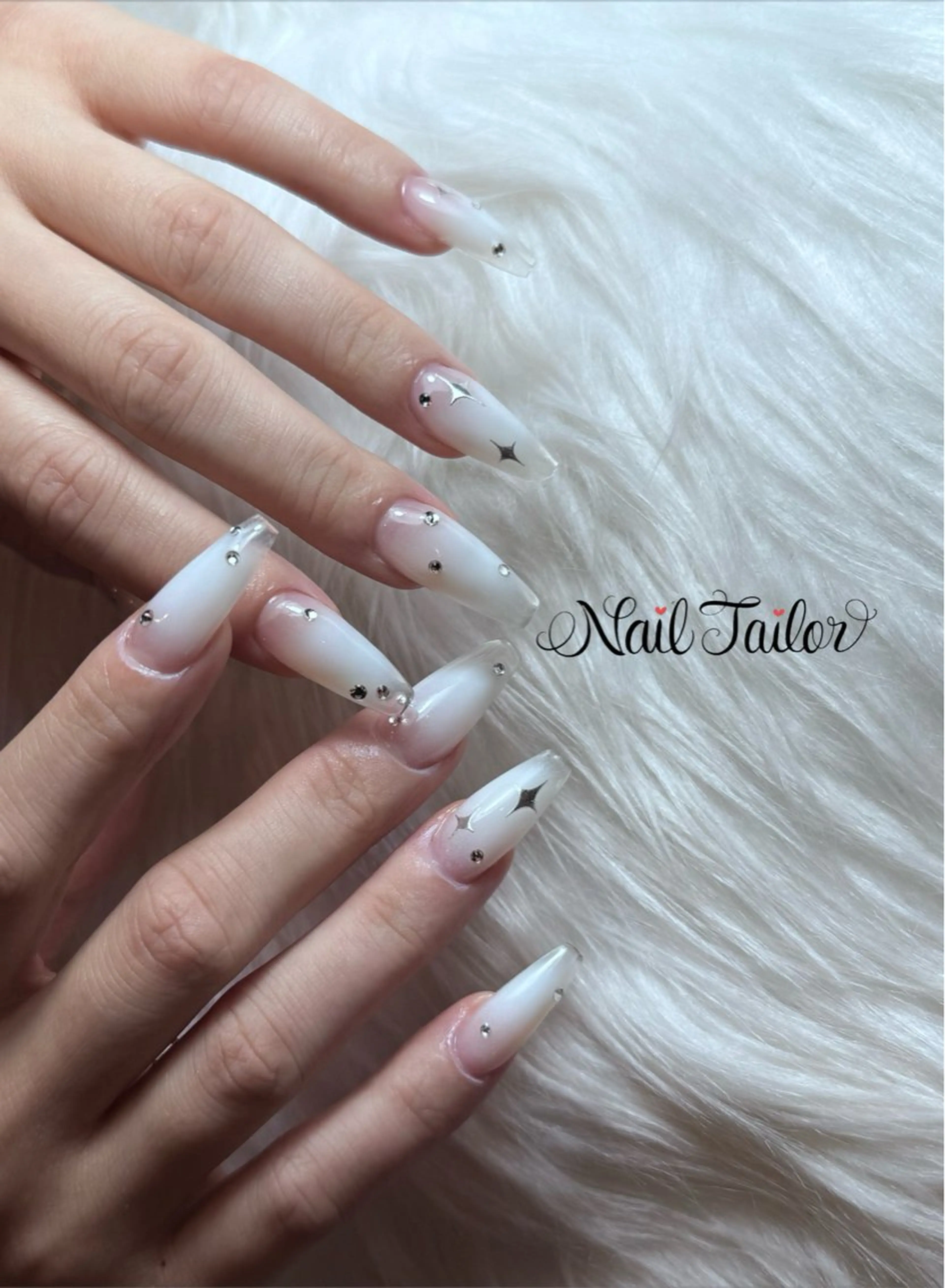 ネイル クリアネイル 成人式 ロングネイル ホワイト ハンドネイル 〜Nail Tailor〜 ネイルテイラー所属・NailTailor ネイルテイラーのネイルデザイン