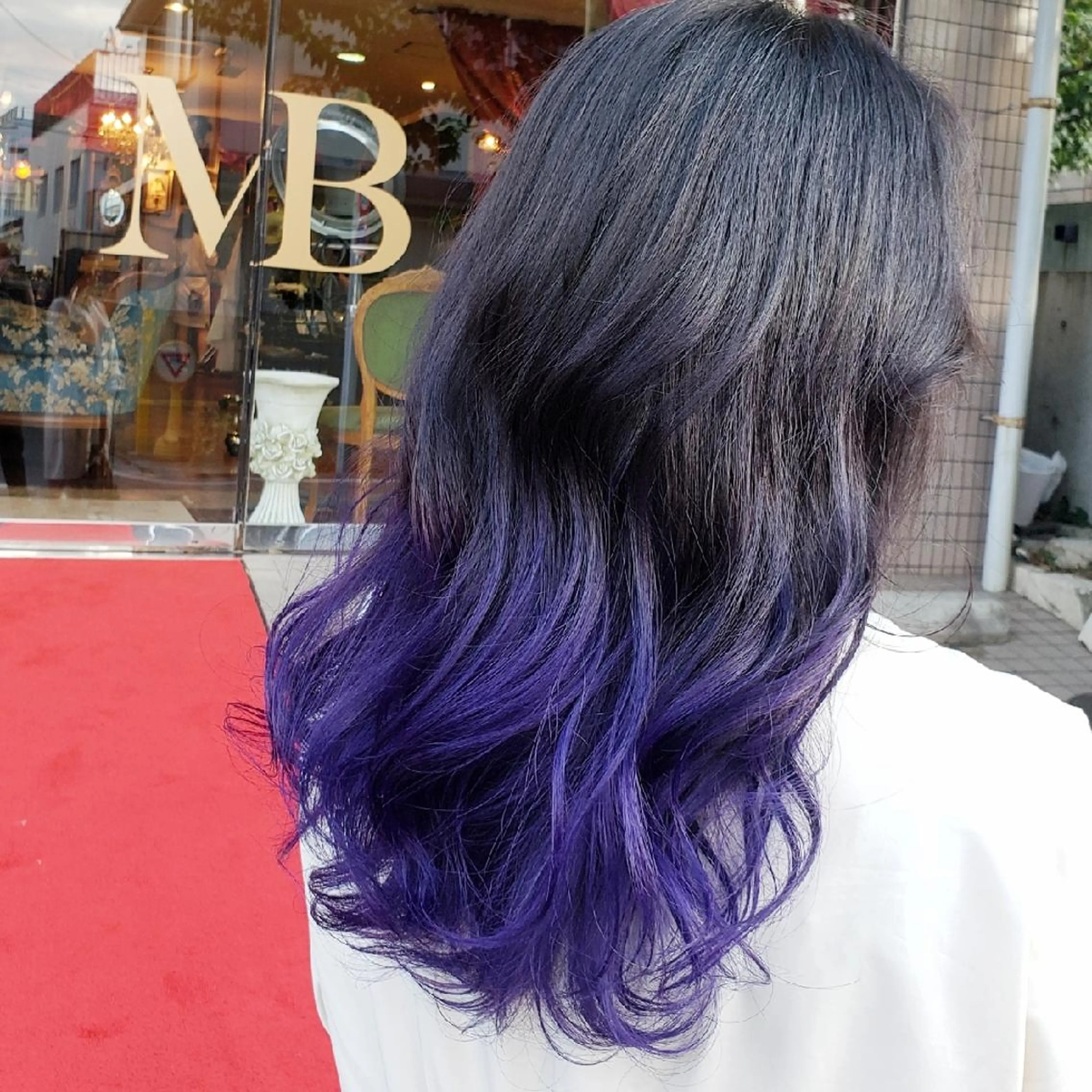 セミロング カラー バレイヤージュ グラデーションカラー レイヤーカット 艶髪✨ハイトーン ✨ホワイト✨北宗一郎のヘアスタイル