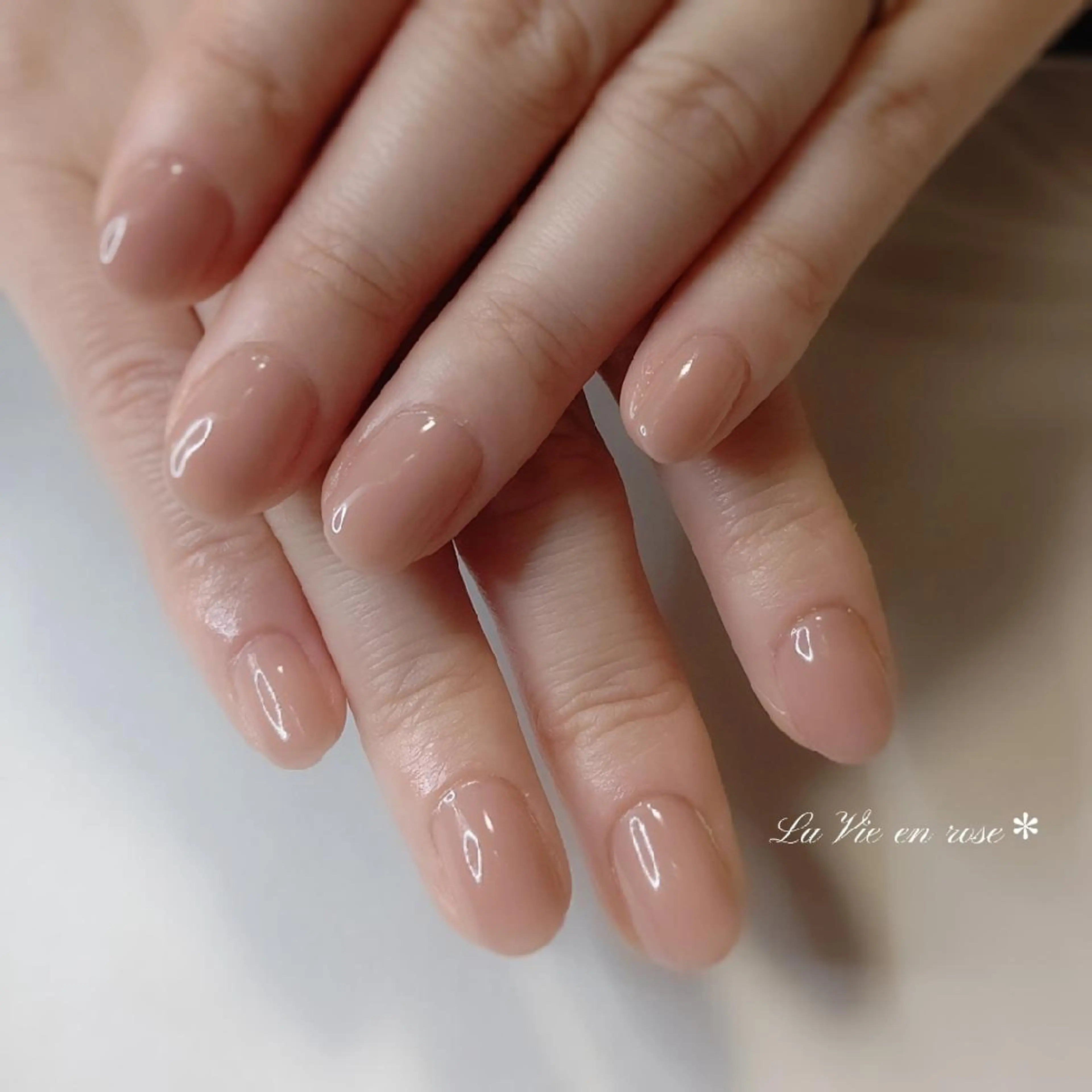 ネイル ワンカラーネイル ラヴィアン ローズのネイルデザイン