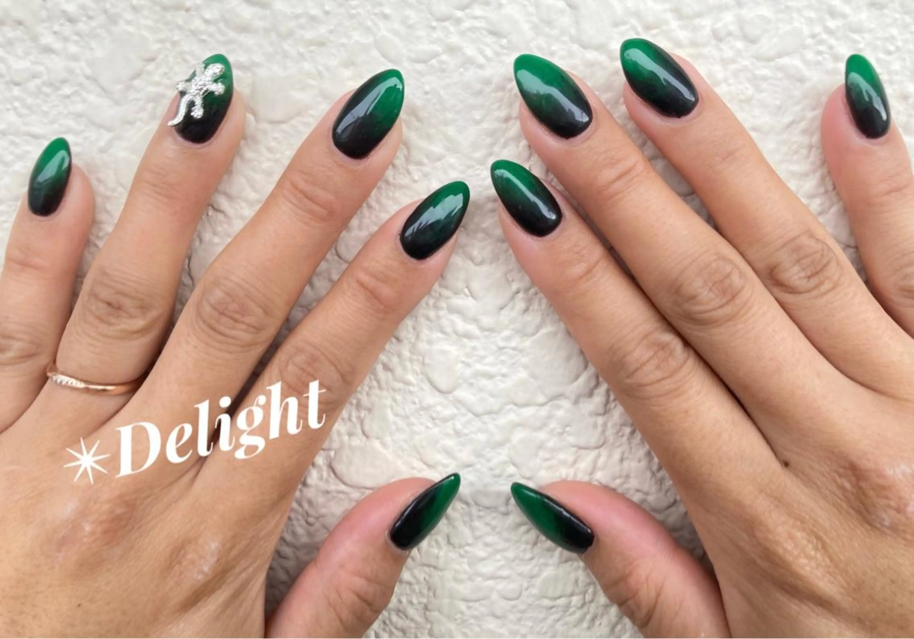 ミディアム ネイル ハンドネイル フットネイル ✴︎ Delightのネイルデザイン