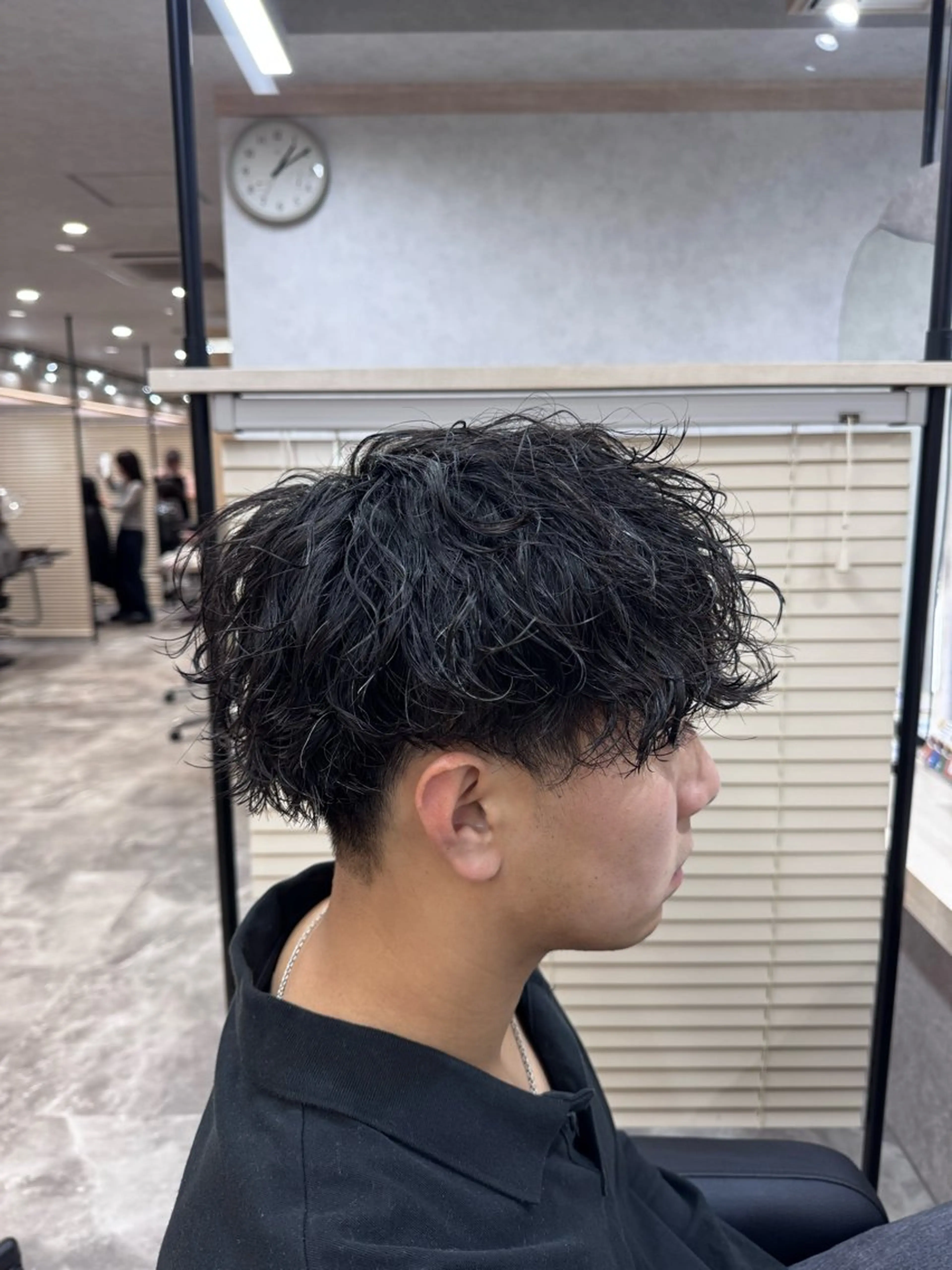 パーマ メンズ アップバング メンズブリーチ マッシュ メンズパーマ ツイストスパイラルパーマ 堀 舜介/メンズカットのヘアスタイル