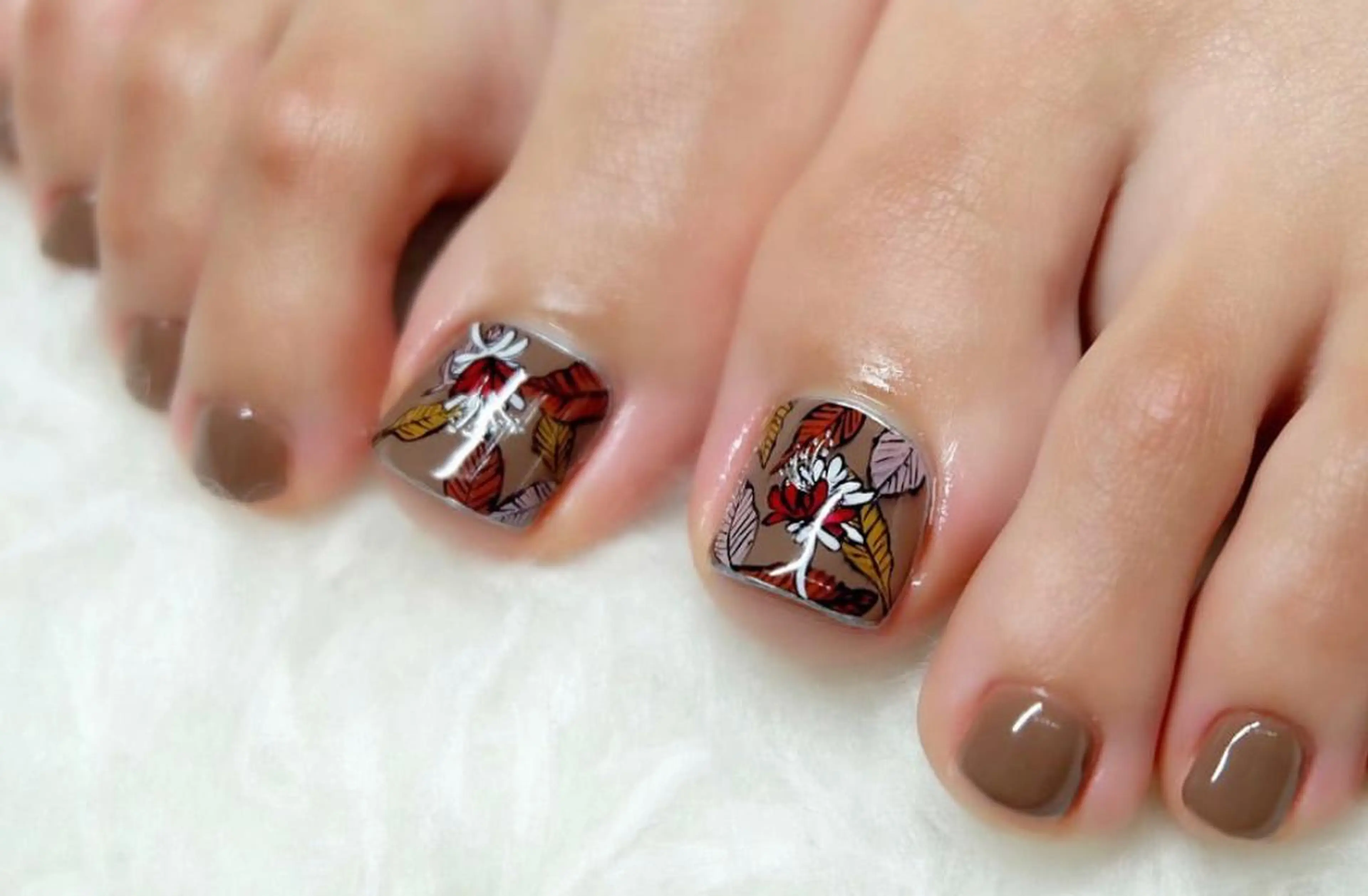 ネイル 佐藤 真衣の眉毛・アイブロウイメージ