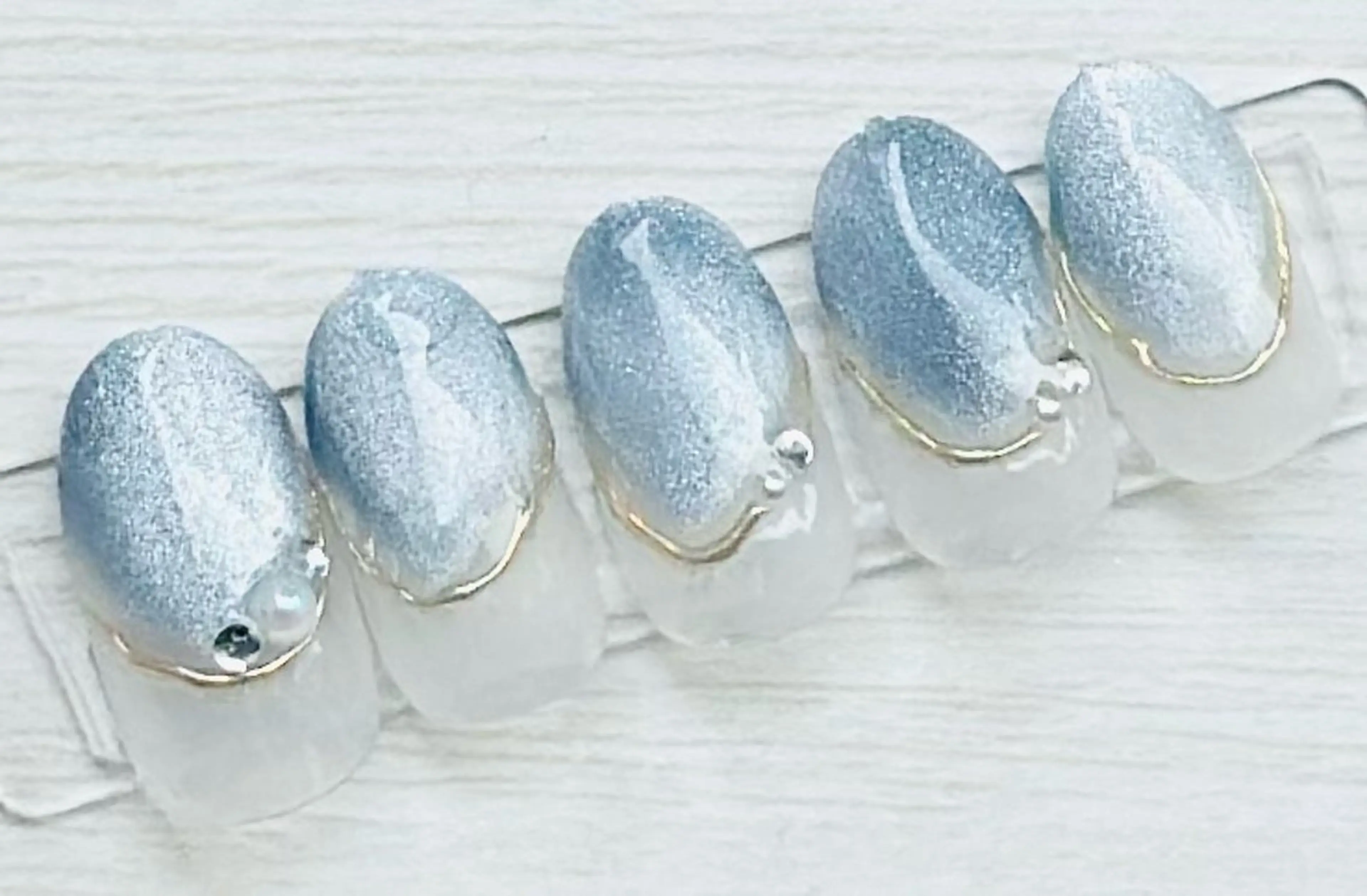 ネイル フレンチネイル マグネットネイル nailsalon oluoluのネイルデザイン