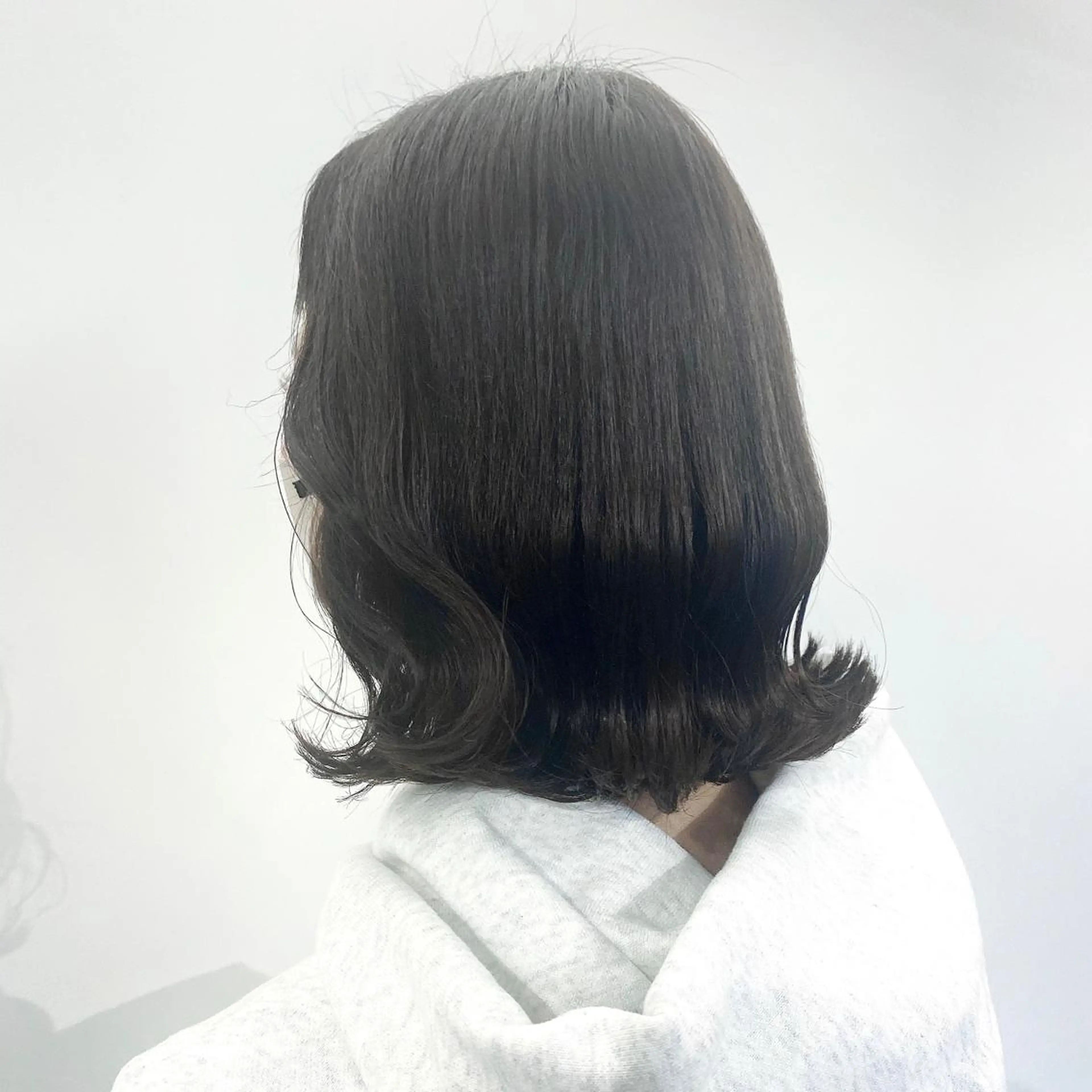 カラー ブリーチ ダークグレー ダークグレージュ グレージュ ブリーチなしカラー 🫧カラー＆エクステ 専門🤍松下🫧のヘアスタイル