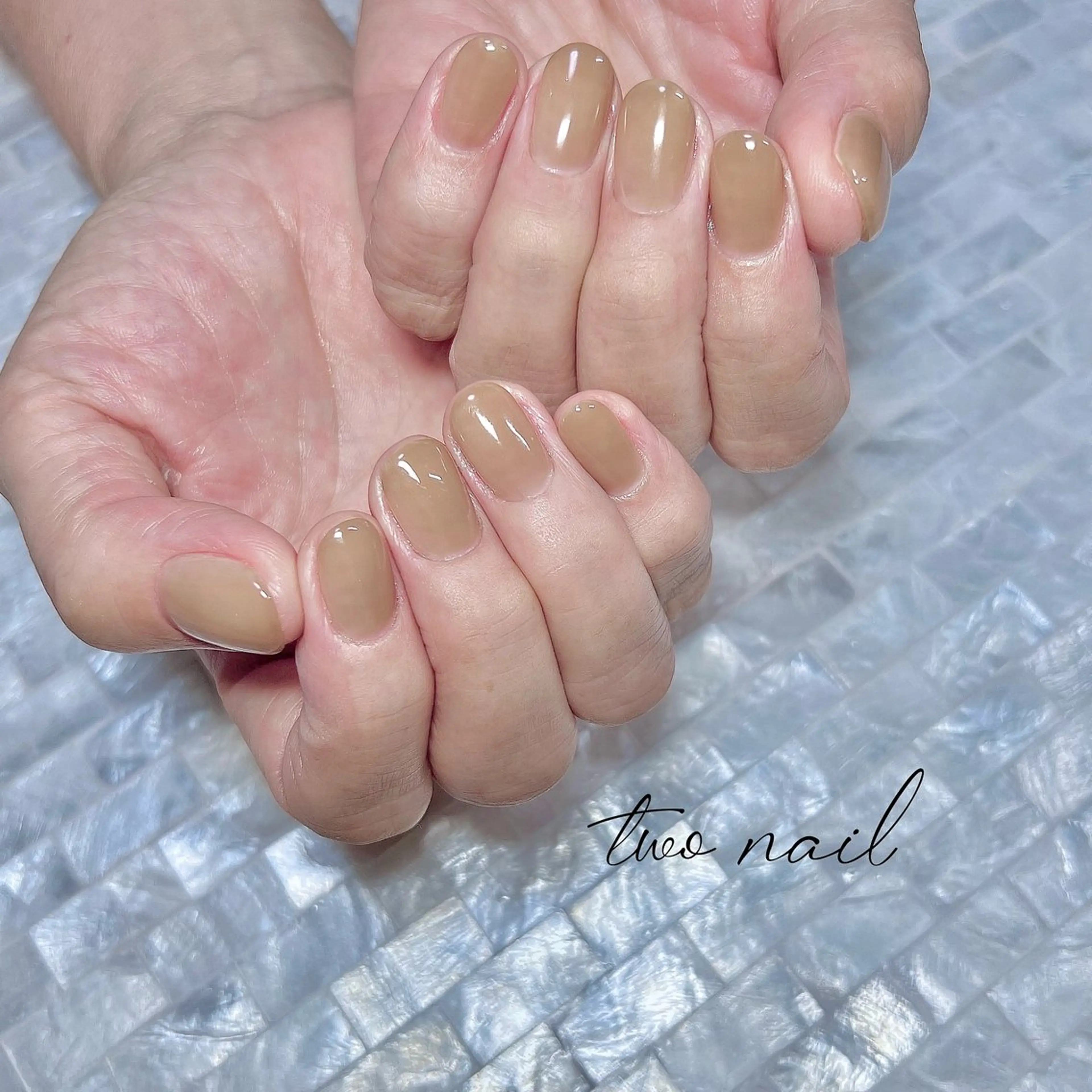 ネイル ブラウン ネイルチップ ホワイト ハンドネイル two nailのネイルデザイン