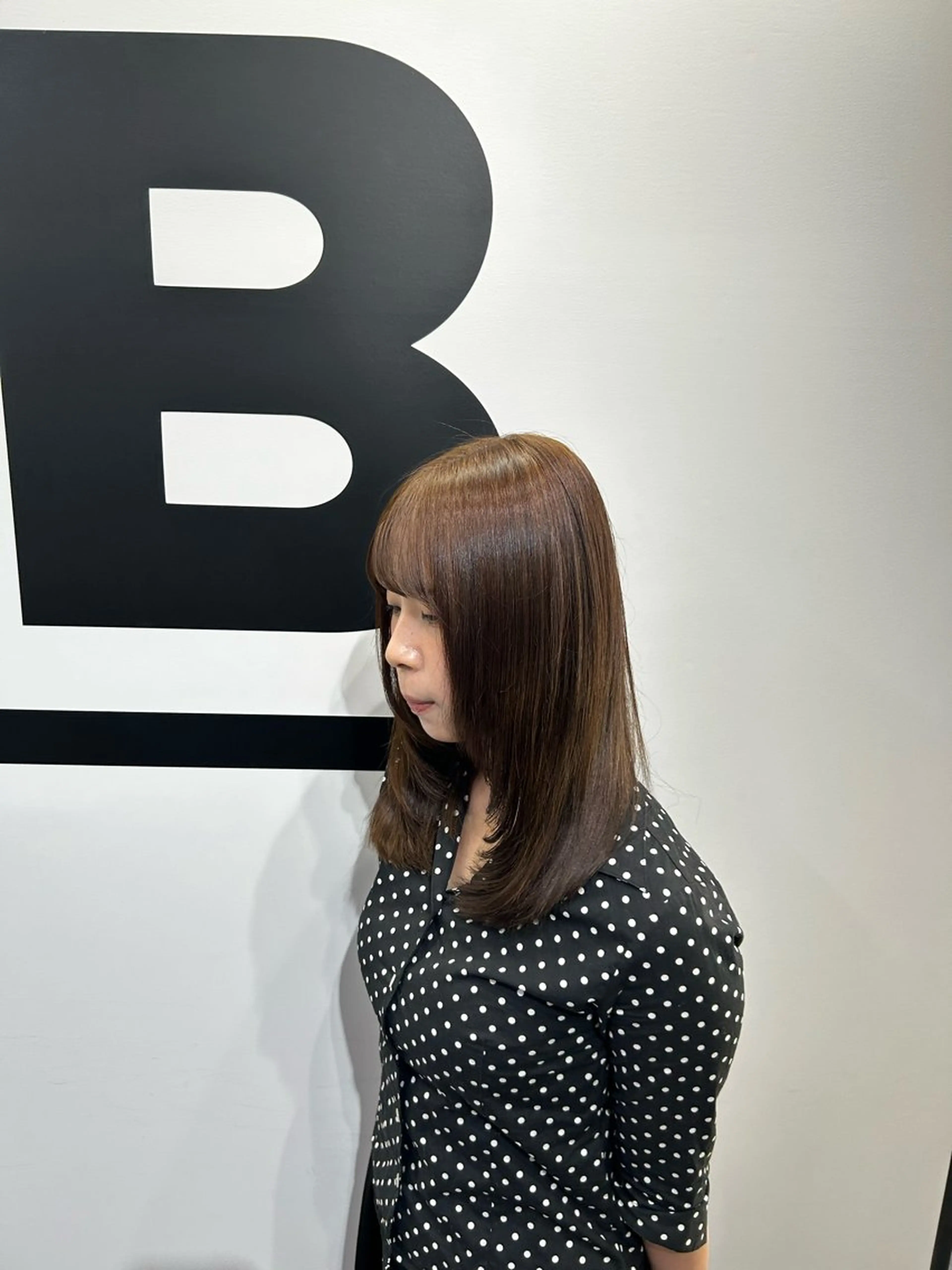 セミロング カラー アッシュ ベージュカラー ヘアカラー トリートメント BLESS hinata💫のヘアスタイル