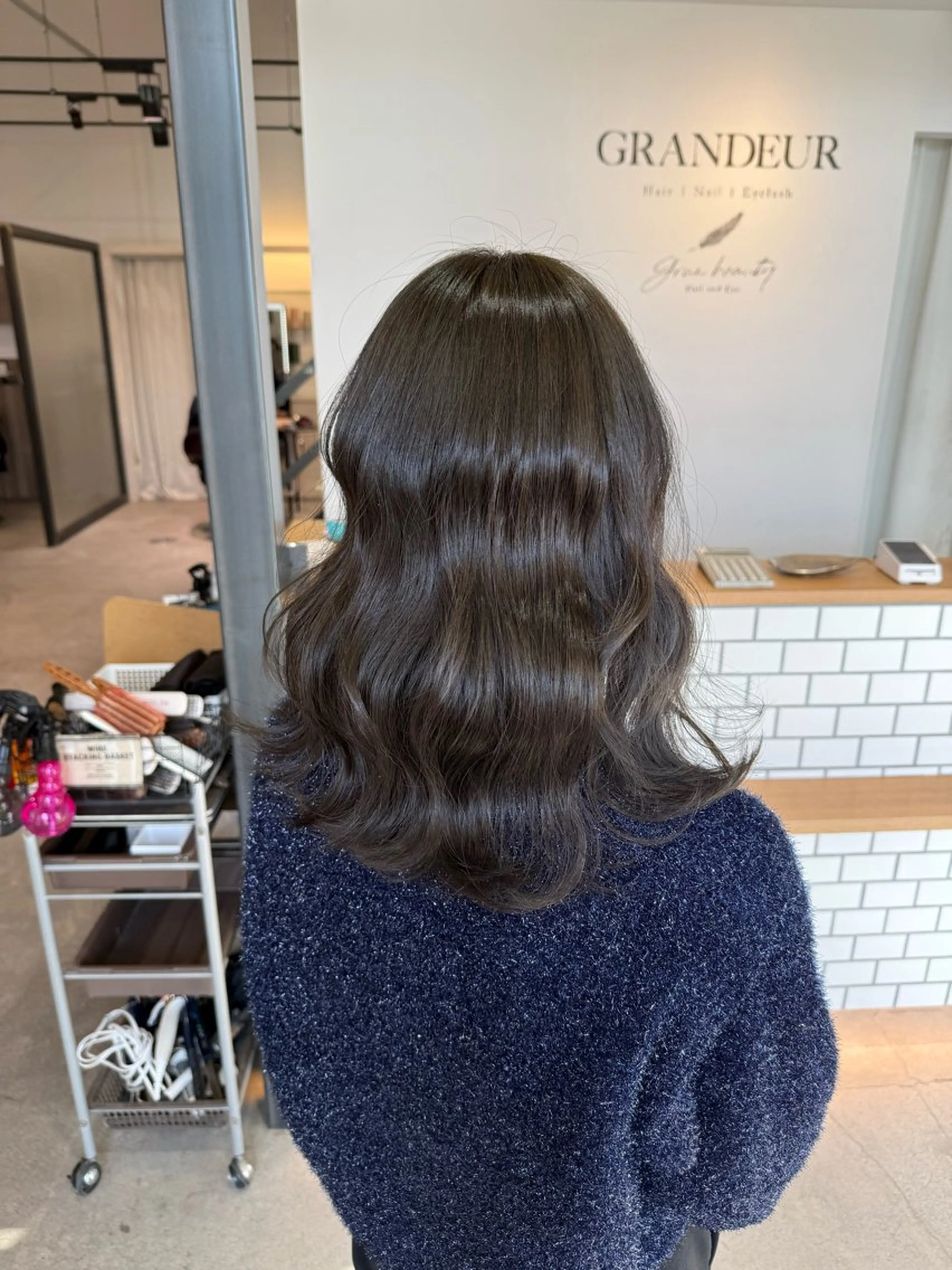 セミロング カラー ブリーチ 透明感カラー ダブルカラー グレージュ オリーブカラー 片山 実莉のヘアスタイル