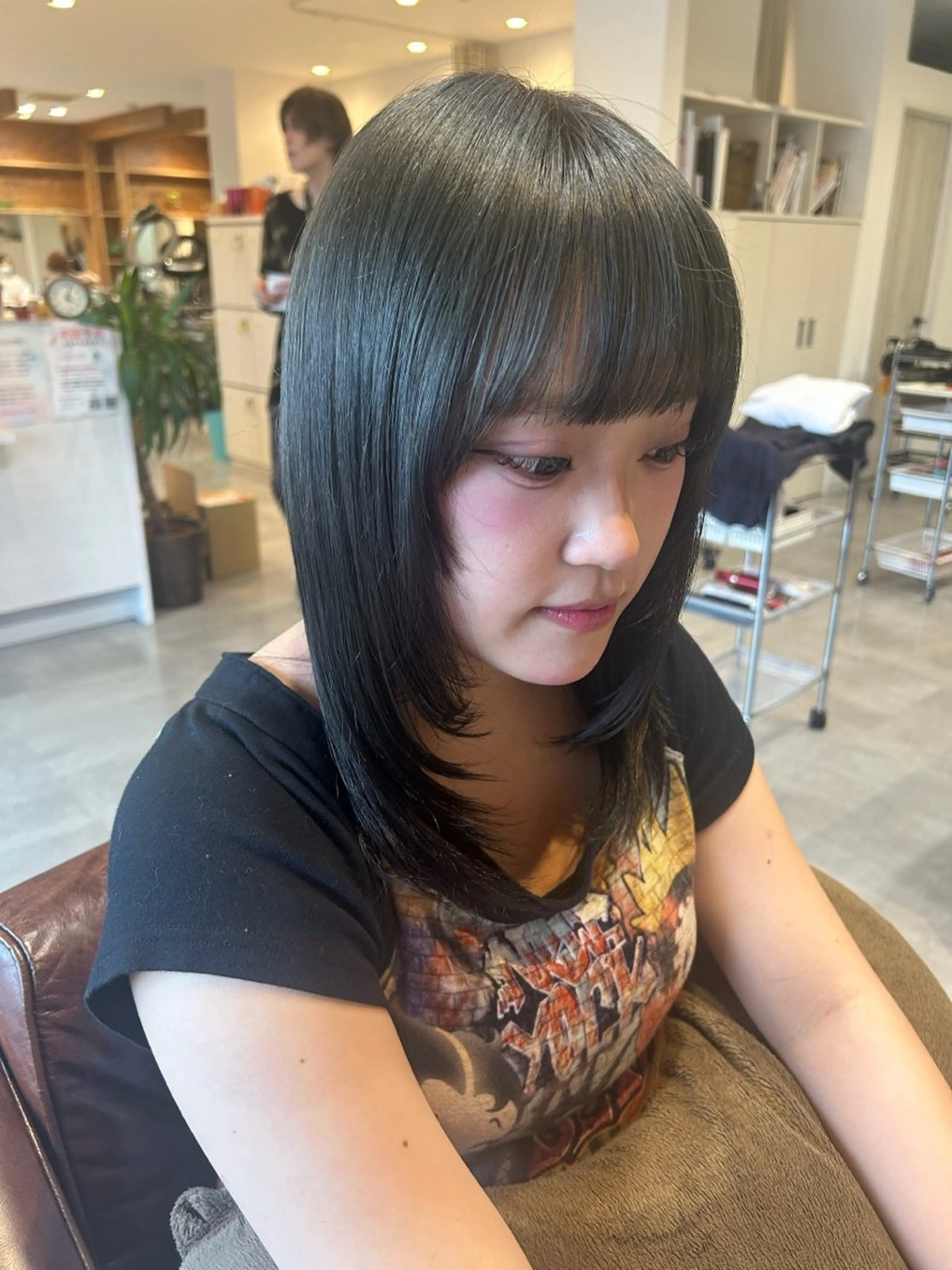 セミロング レイヤーカット adorable 樋口円のヘアスタイル