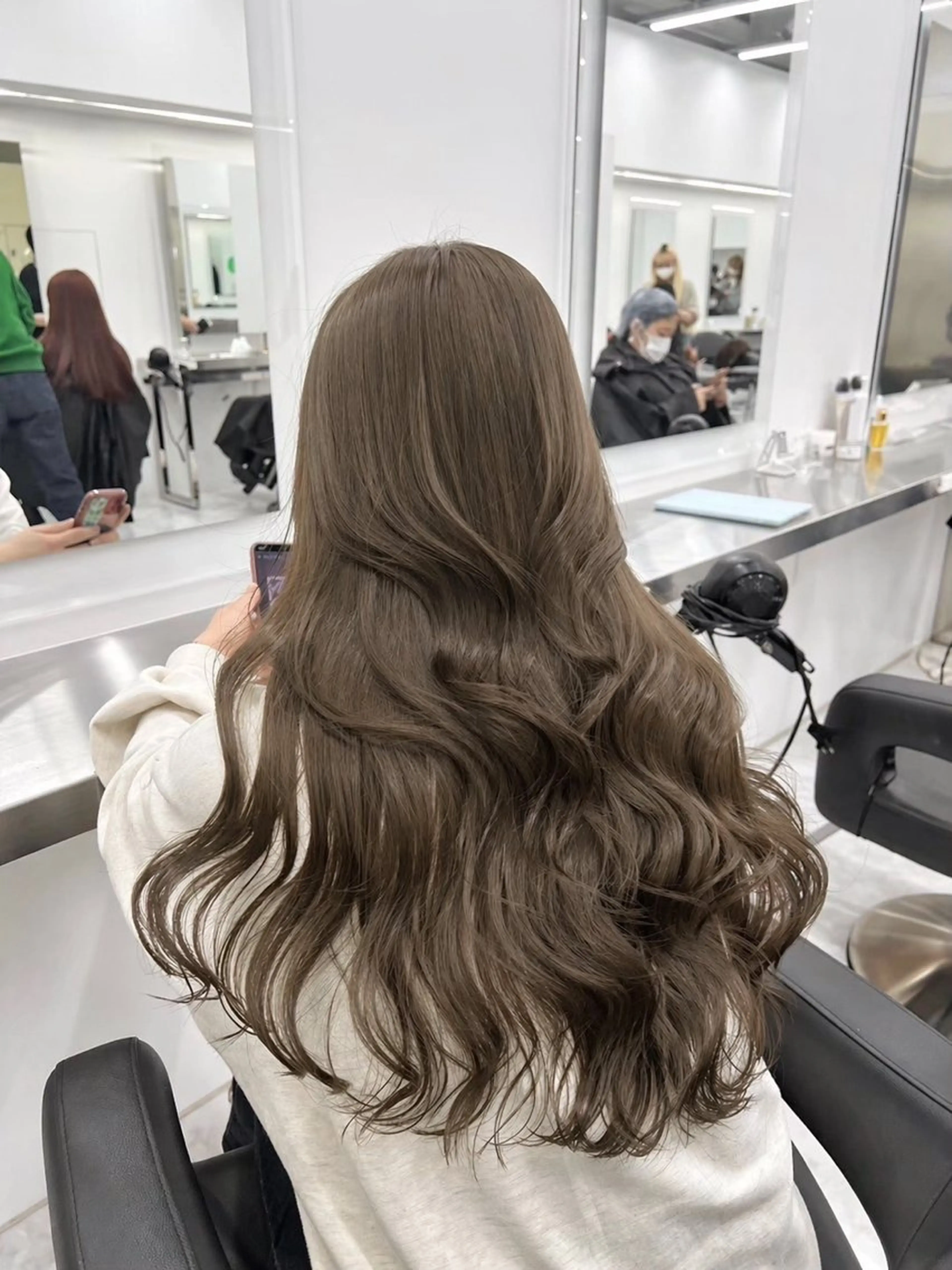 ロング カラー ヘアカラー トリートメント ヘッドスパ y2k✩︎⡱レイヤー ウルフ/オリーブ🍀のヘアスタイル