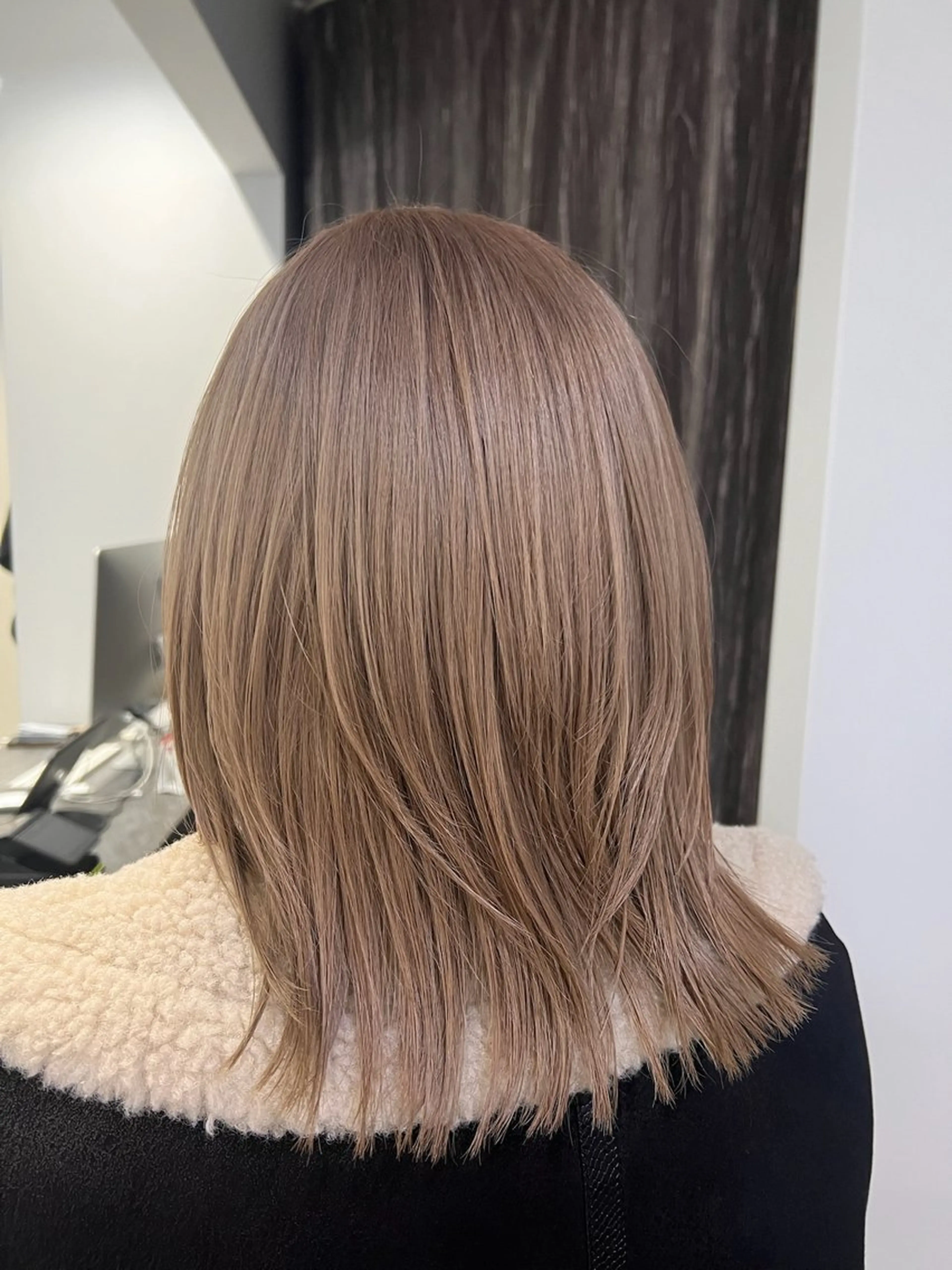 ミディアム カラー ベージュカラー 小番 茜海のヘアスタイル