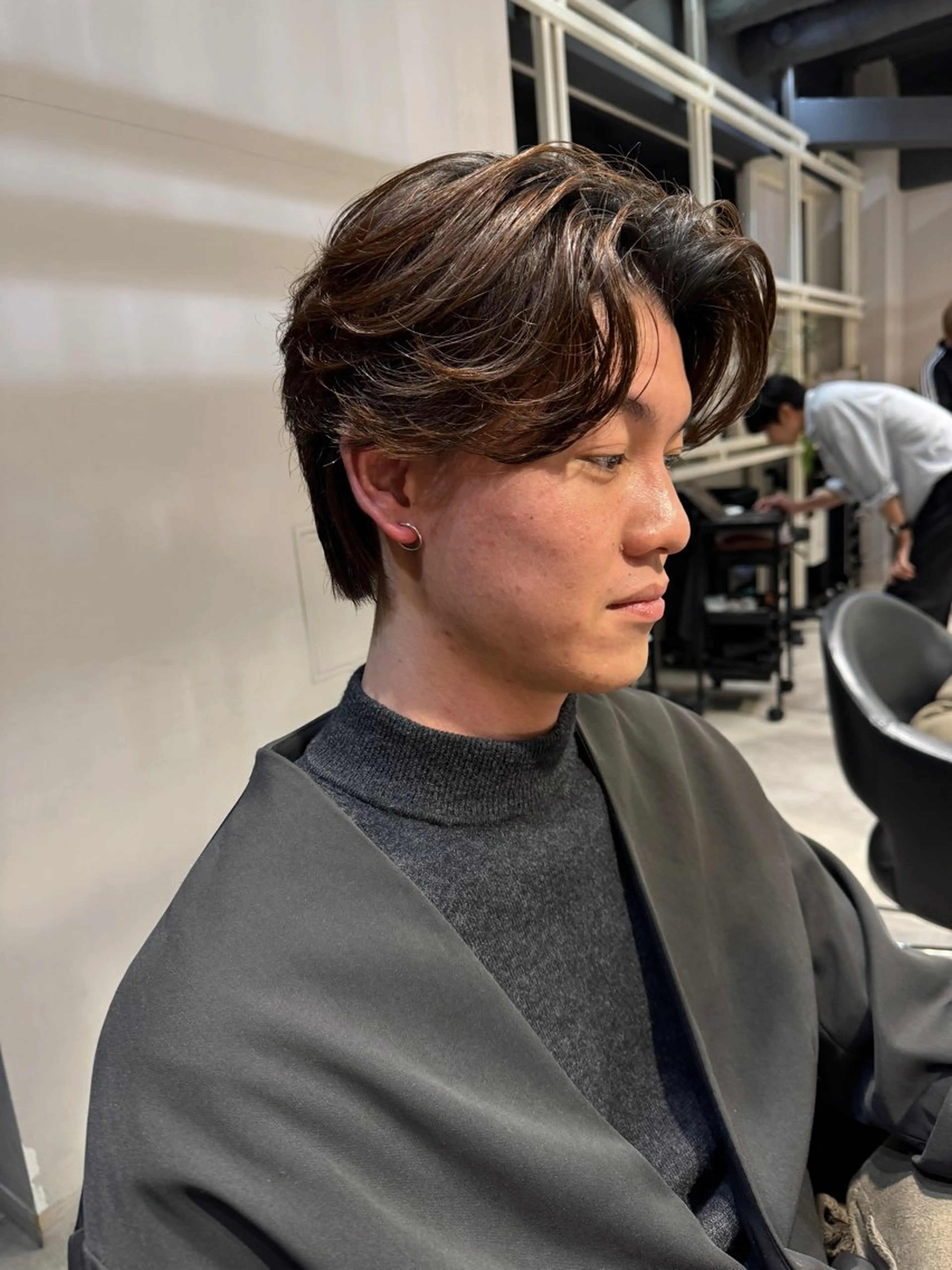 ミディアム メンズ センターパート メンズウルフカット ウルフカット 似合う髪型が 分からない方へのヘアスタイル