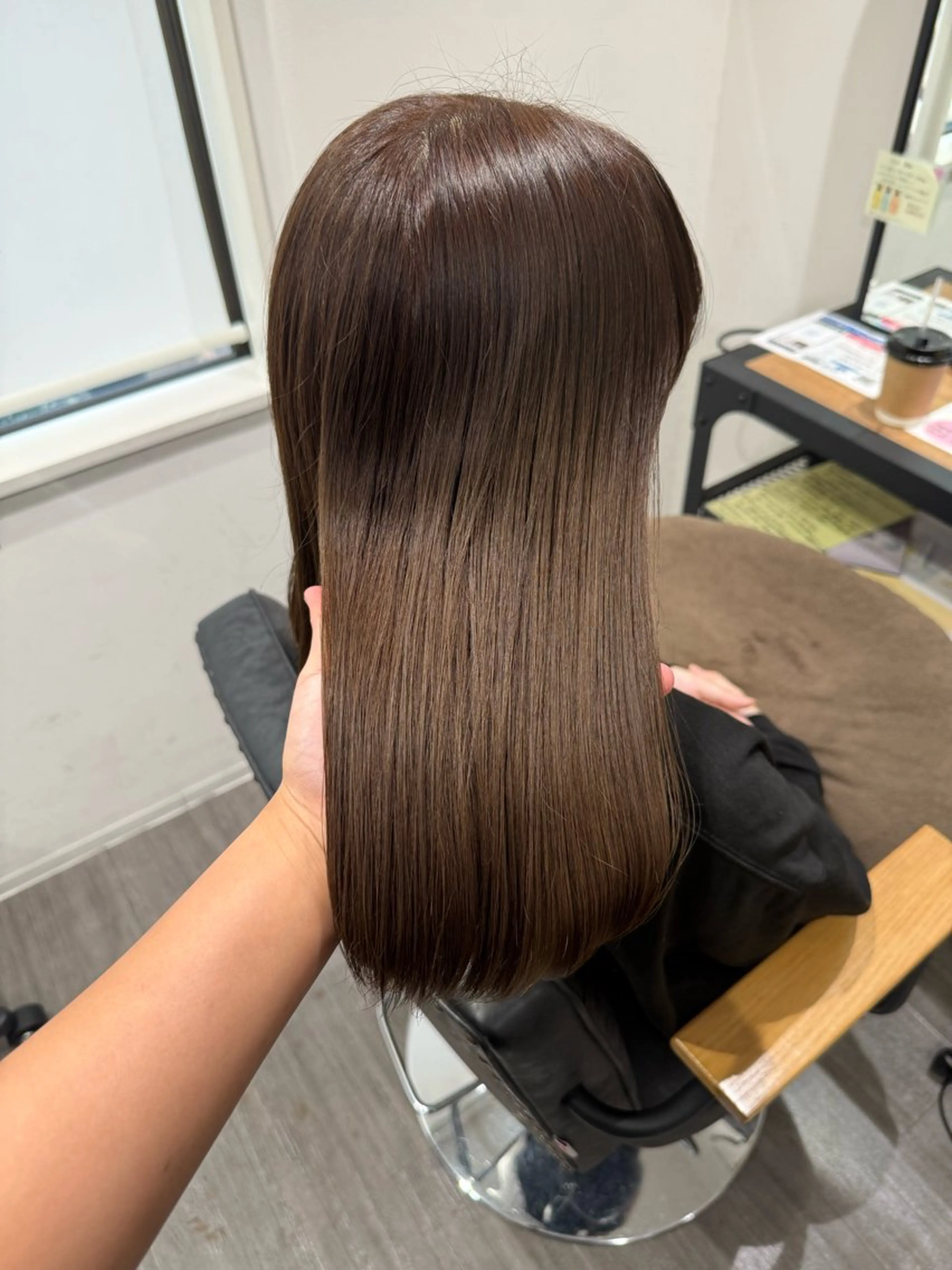 ミディアム カラー アッシュ ベージュカラー カット ヘアカラー トリートメント 艶髪レイヤー上田 紗也🇰🇷💗のヘアスタイル