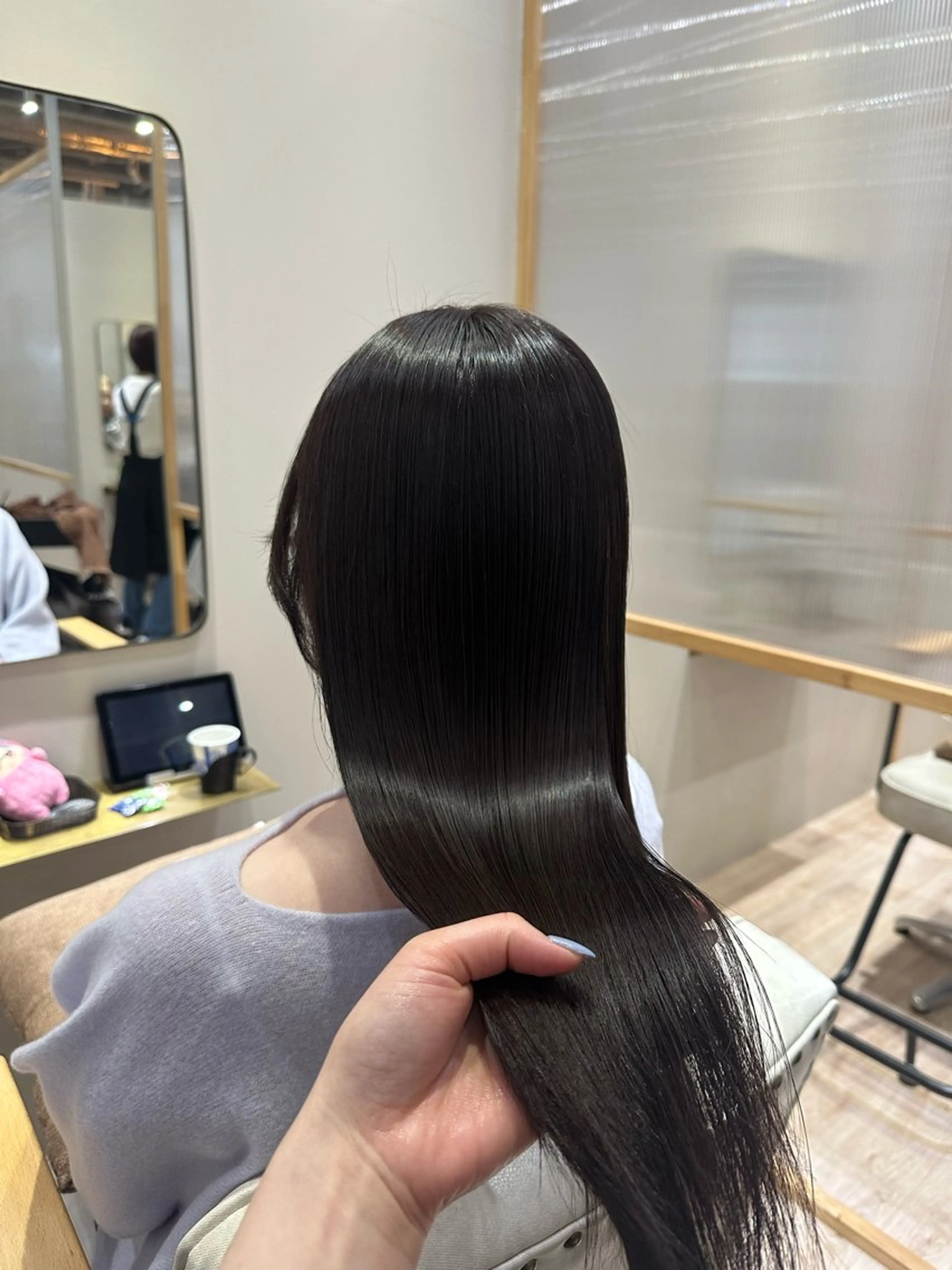 セミロング 伸ばしかけ 髪質改善 トリートメント 中村 友莉夏のヘアスタイル