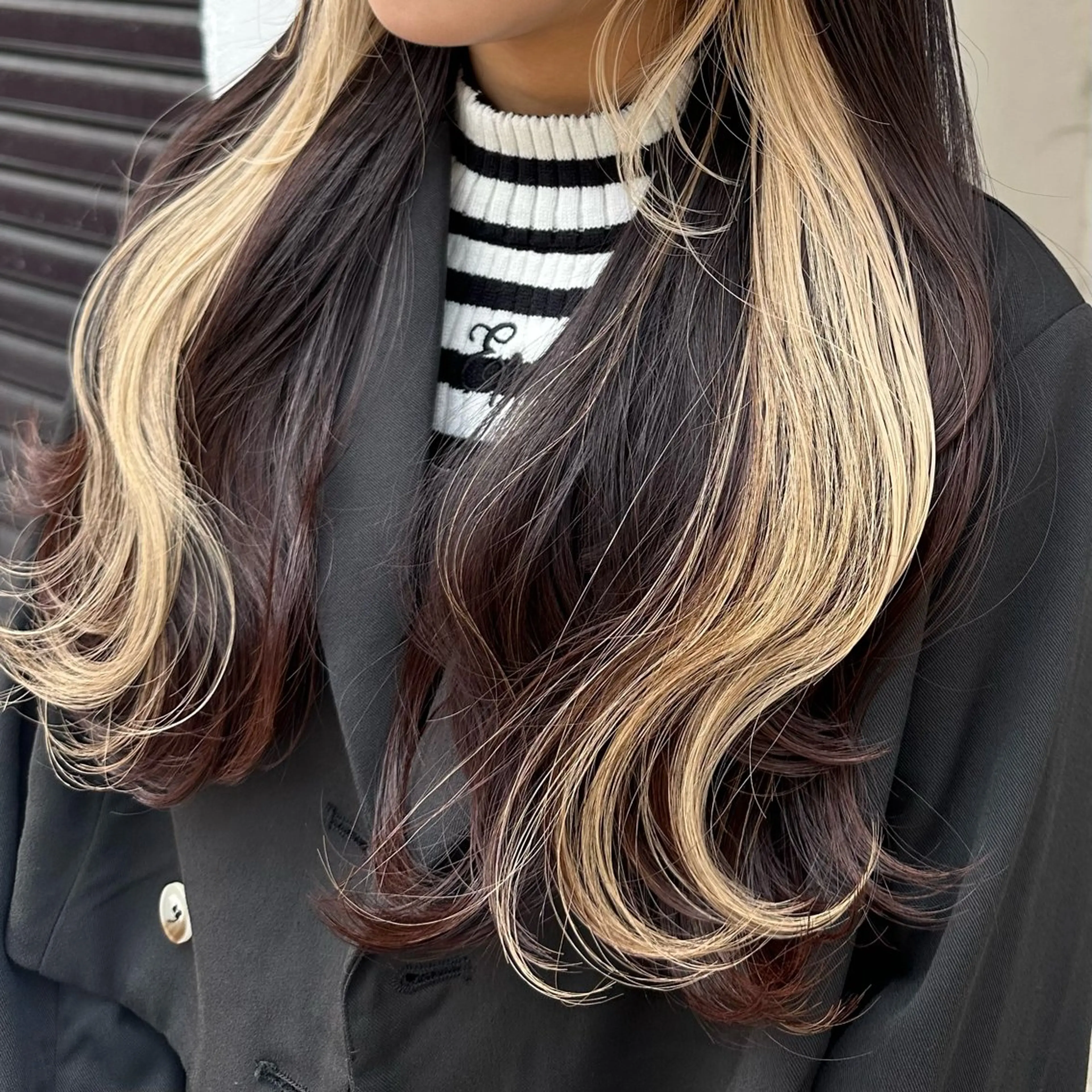 ロング カラー ブリーチ ブロンド ケアブリーチ インナーカラー ホワイトブロンド カット ヘアカラー トリートメント インナーカラー/レイ ヤーカット♡/マキシのヘアスタイル