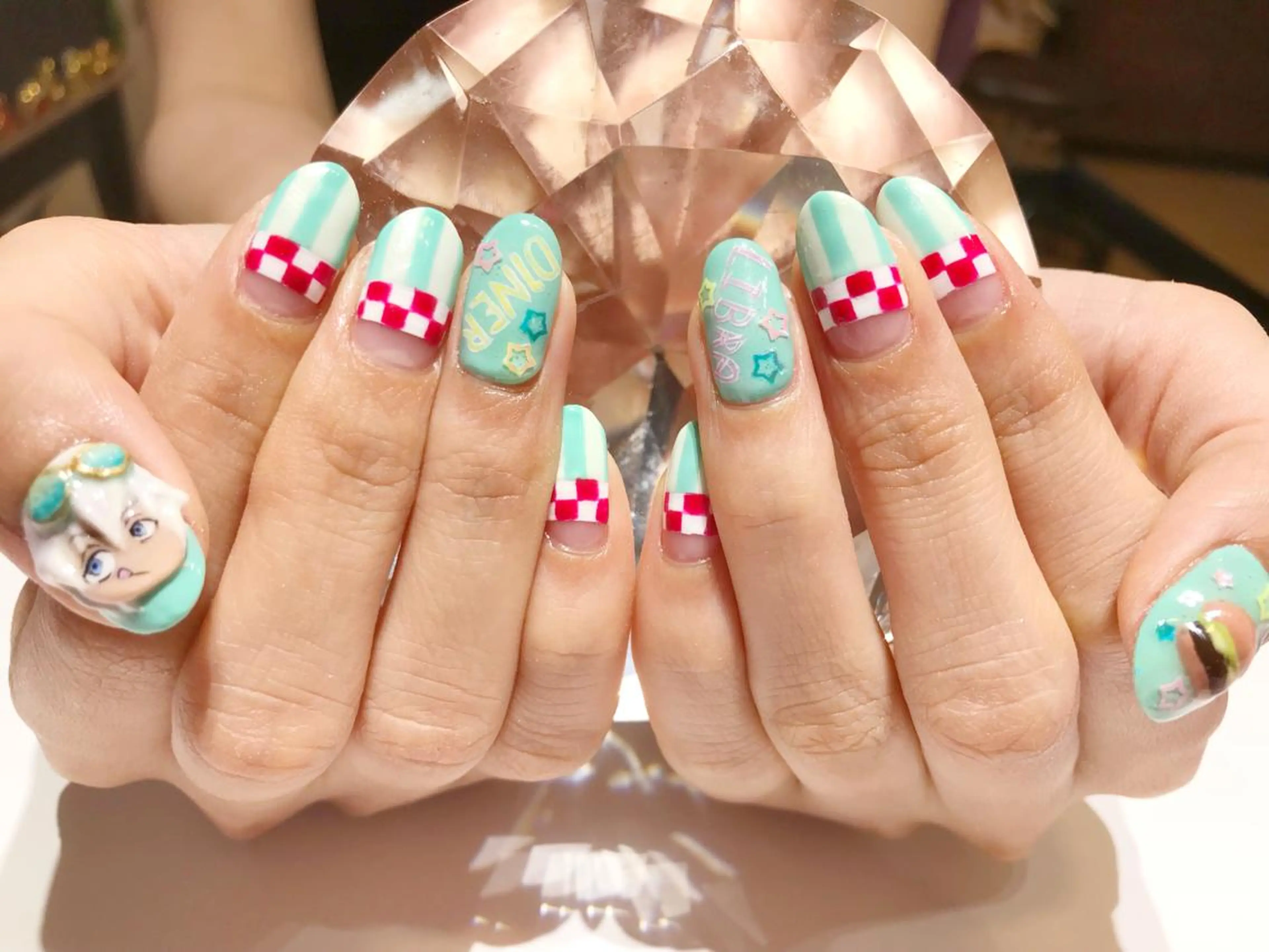 ネイル ジェルネイル YUN 💅のネイルデザイン