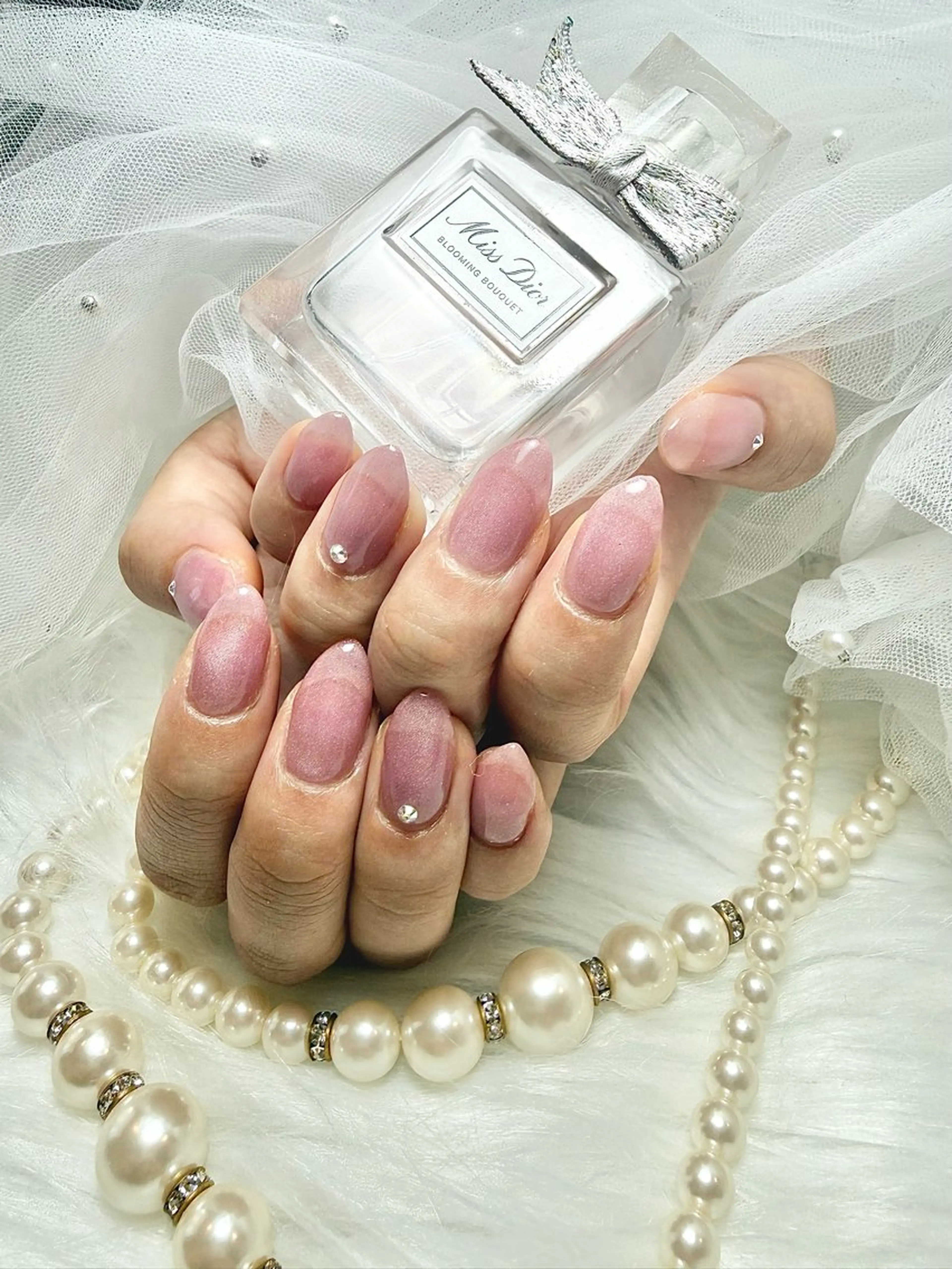 ミディアム ハンドネイル Conjunim MAMI🎀✨のネイルデザイン