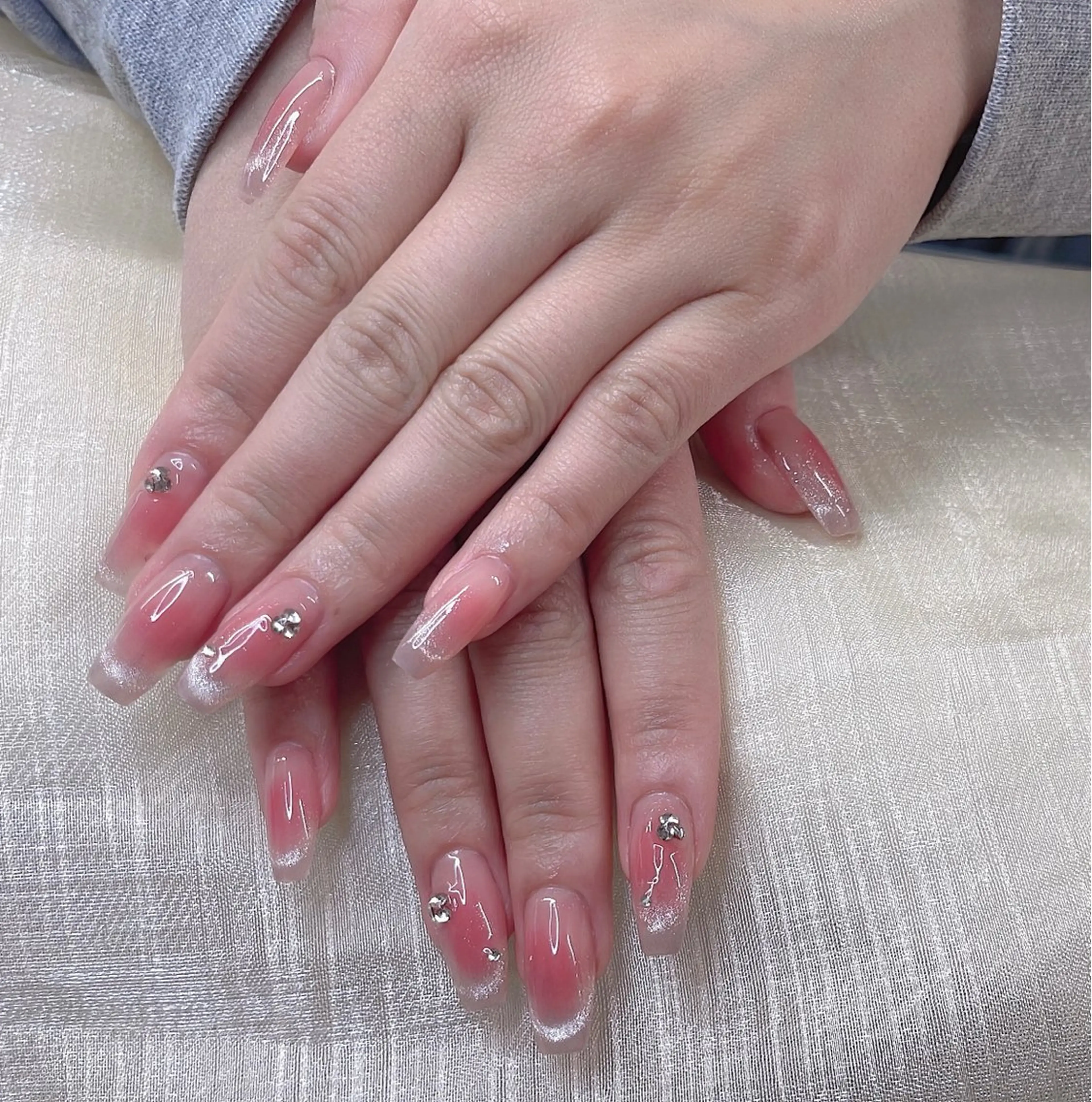 ネイル ハンドネイル 渋谷T&B りお ロング無制限中💫のネイルデザイン