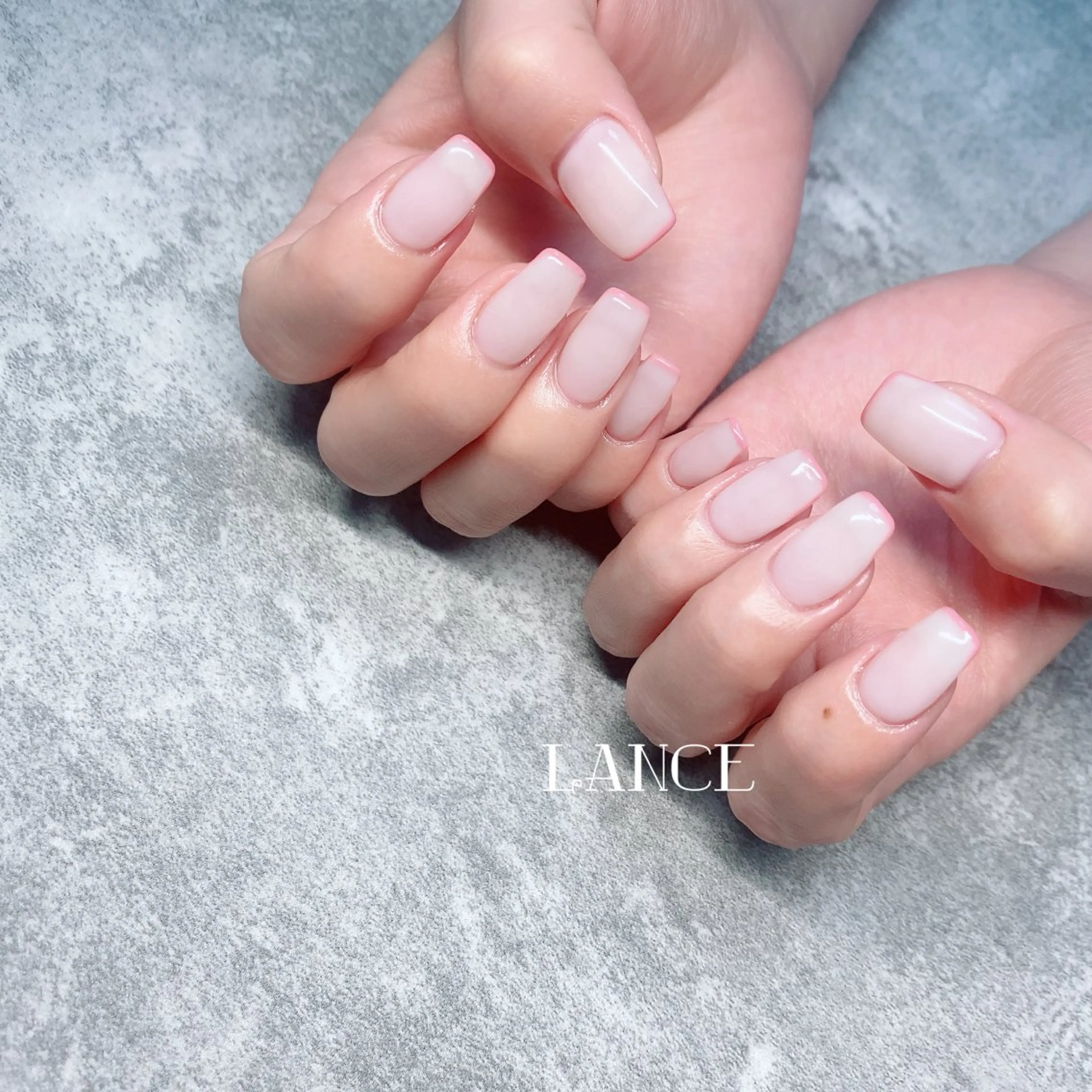 ネイル オーロラネイル フレンチネイル グラデーション キラキラネイル 韓国ネイル ハンドネイル Lance nailのネイルデザイン