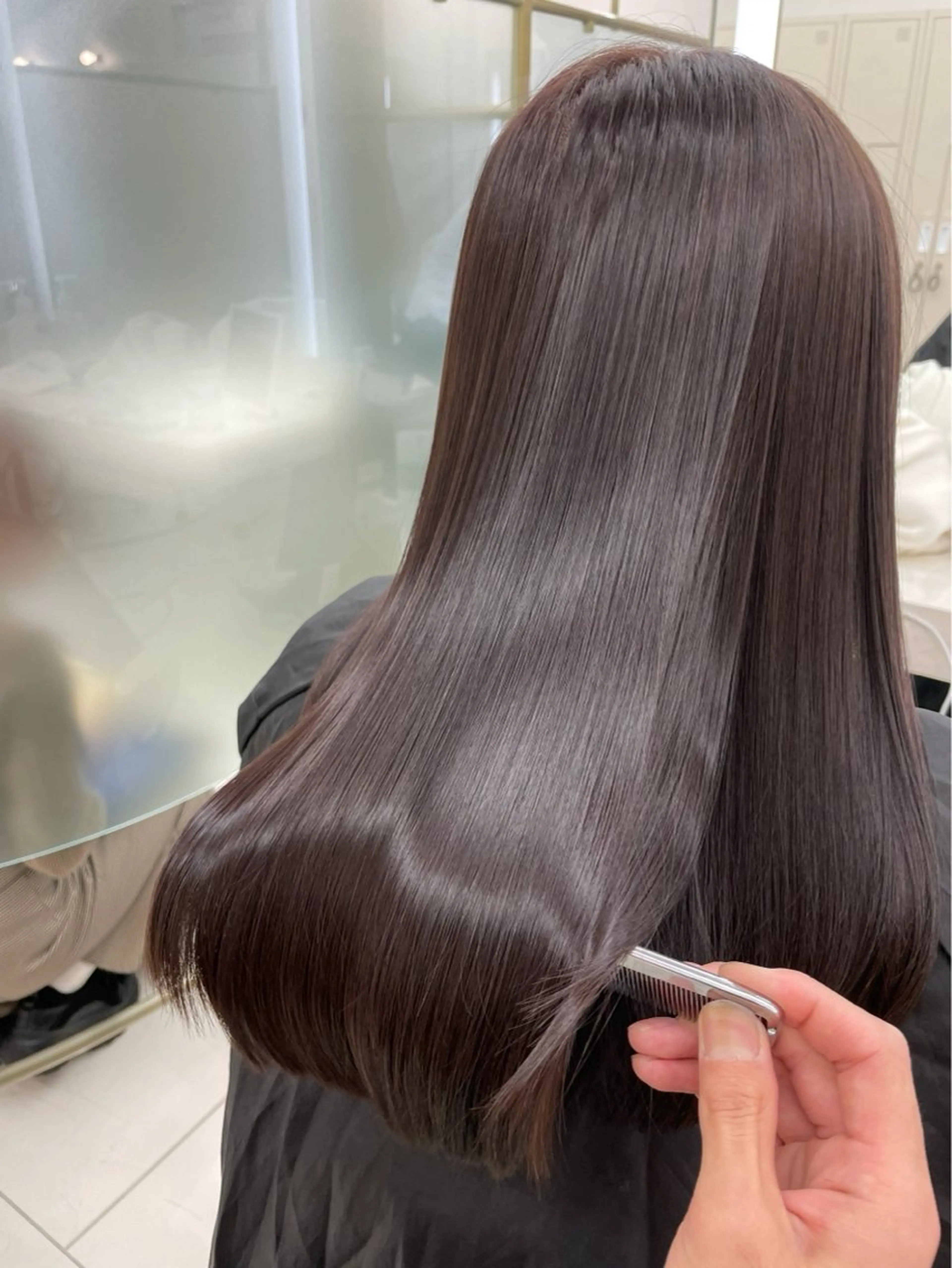 ロング 縮毛矯正 COA🎀オギユリ /透明感カラー🫧のヘアスタイル