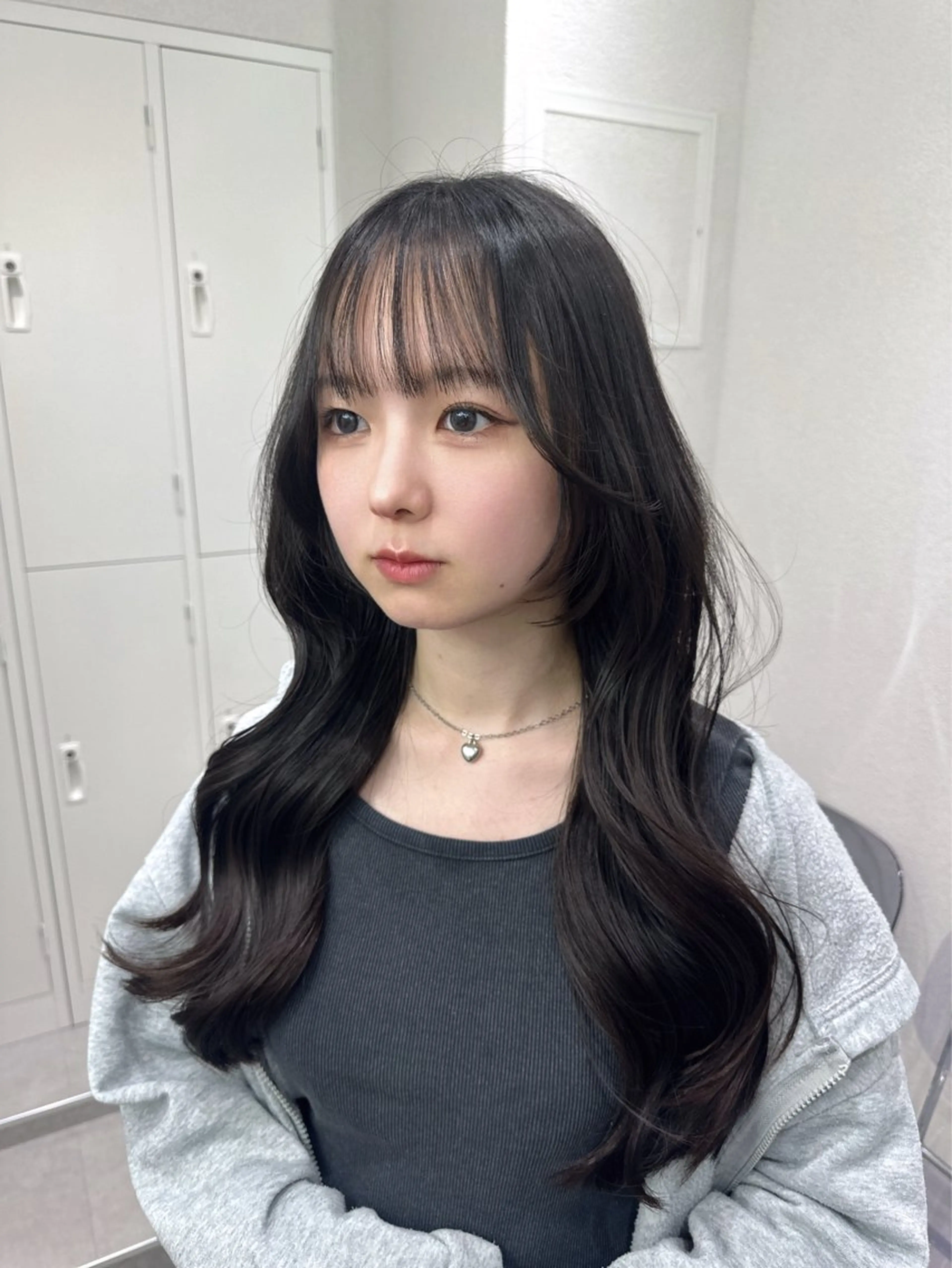 セミロング 韓国レイヤー透明感 カラーヨウスケのヘアスタイル