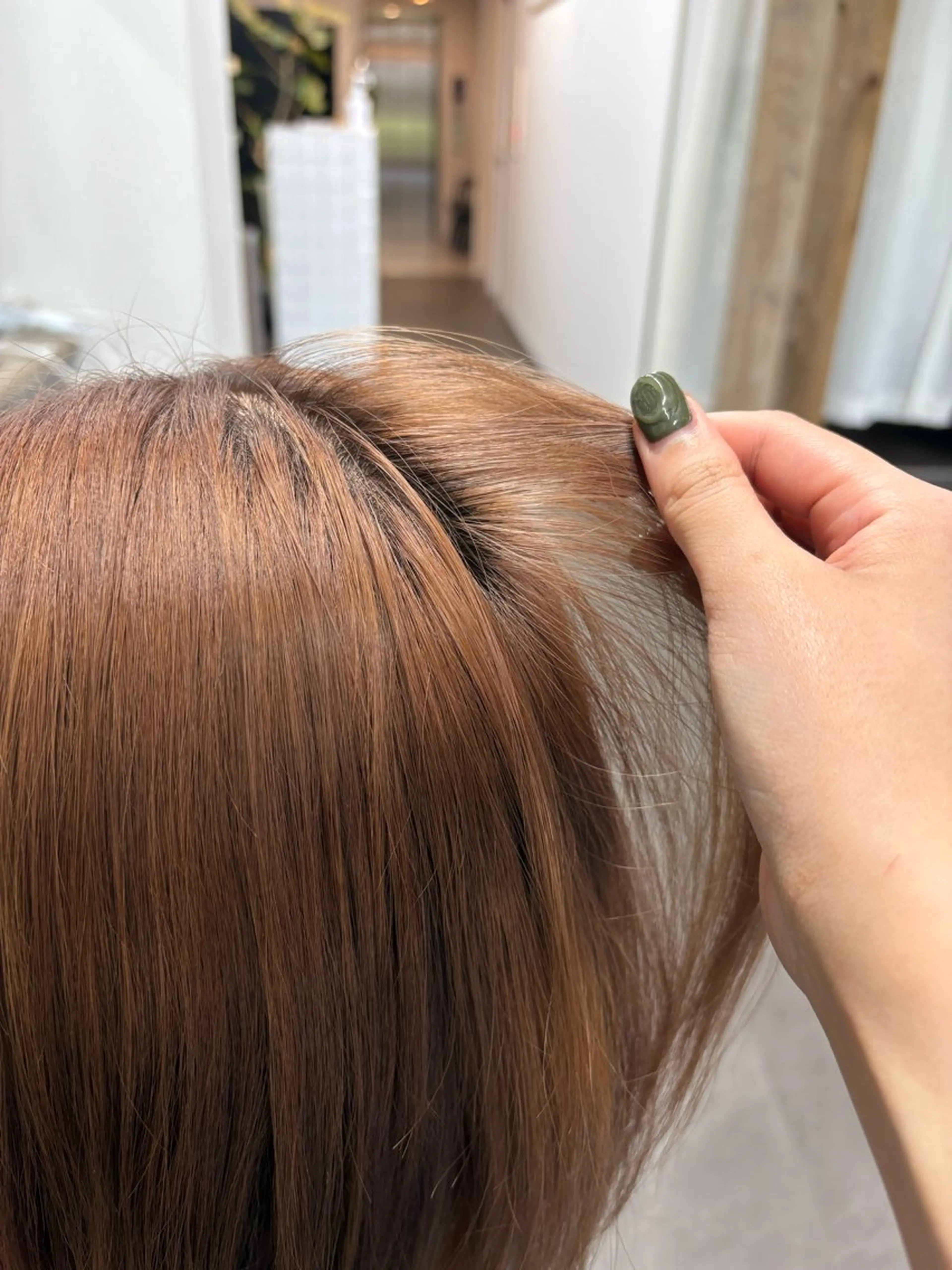 ミディアム カラー しゅり Flag hairのヘアスタイル