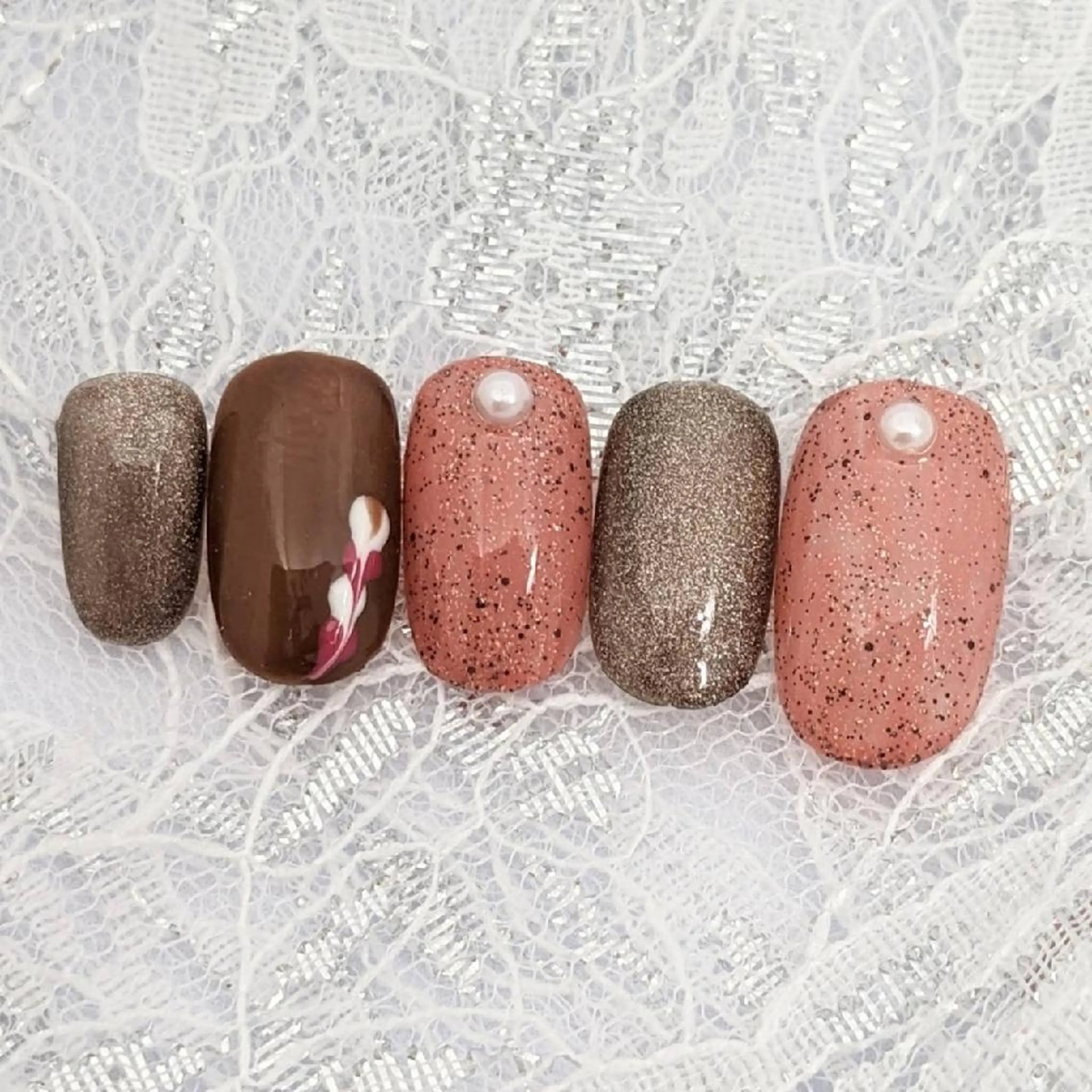 ネイル ジェルネイル マグネットネイル ピーコックネイル バレンタイン ハンドネイル ネイルサロンベルティ .keikoのネイルデザイン