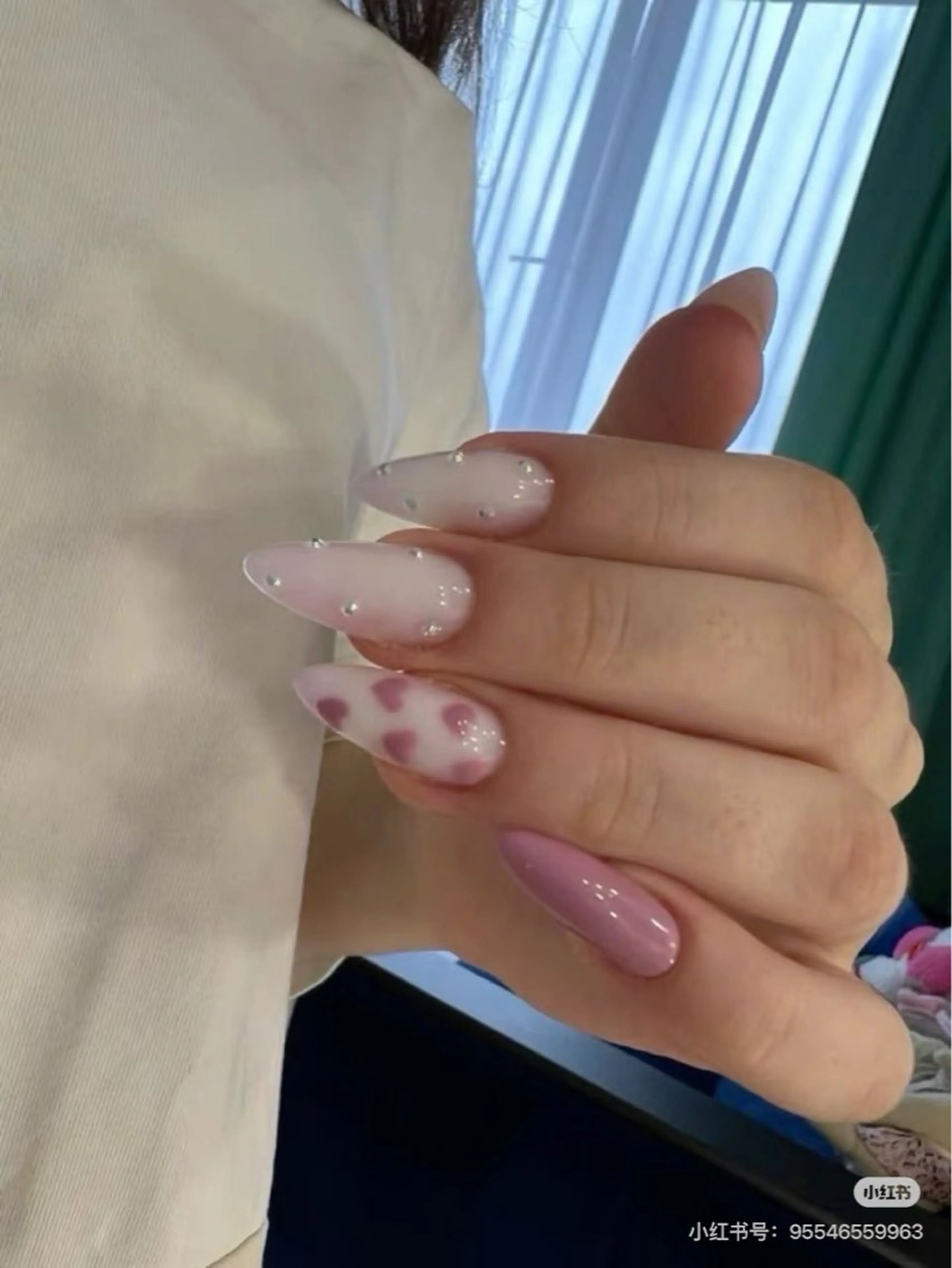 ネイル 高木 維麗絲のネイルデザイン