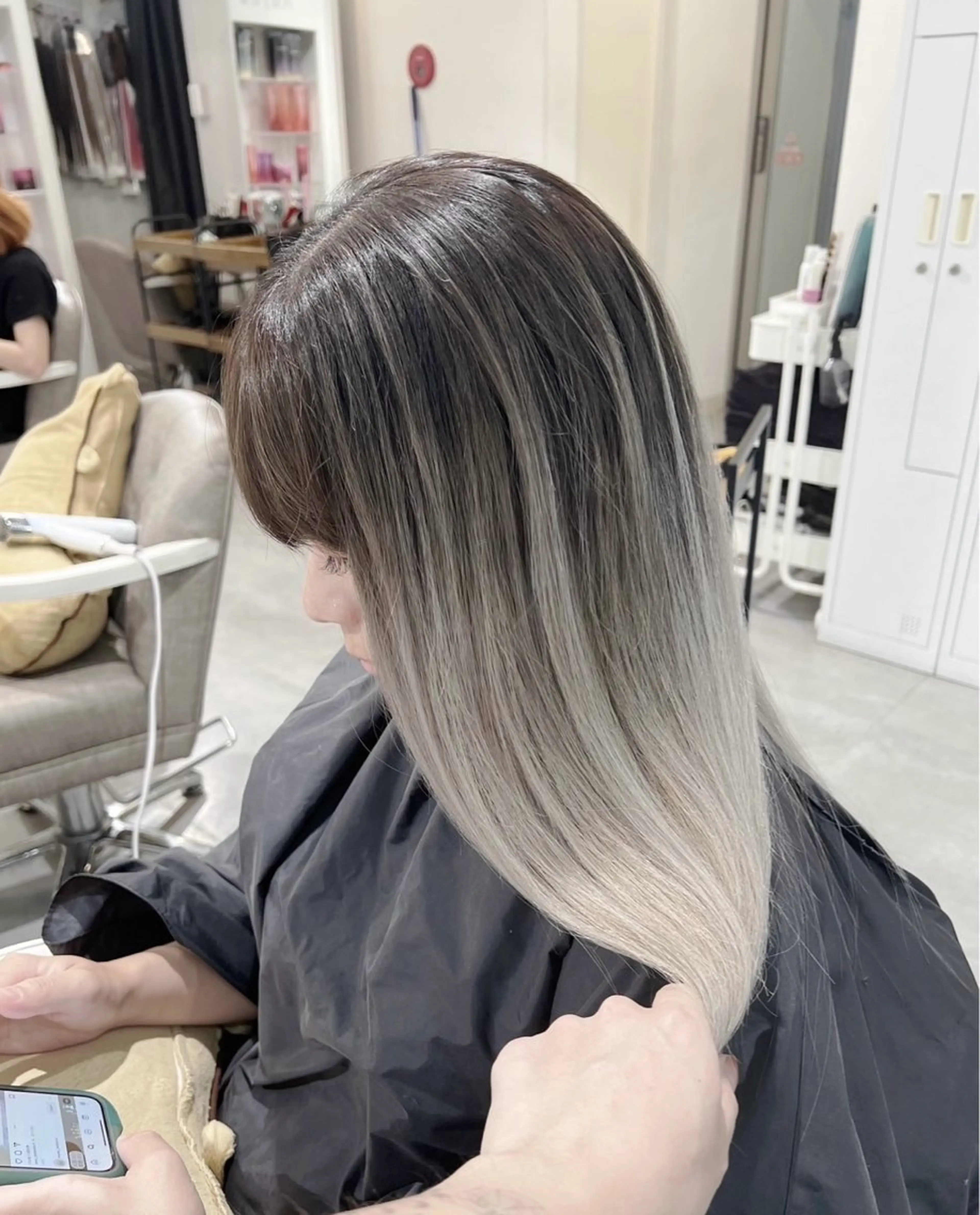 ロング カラー バレイヤージュ グレージュ レイヤーカット ヘアカラー トリートメント ROBIN所属・指名数No.1 /NAOYAのヘアスタイル