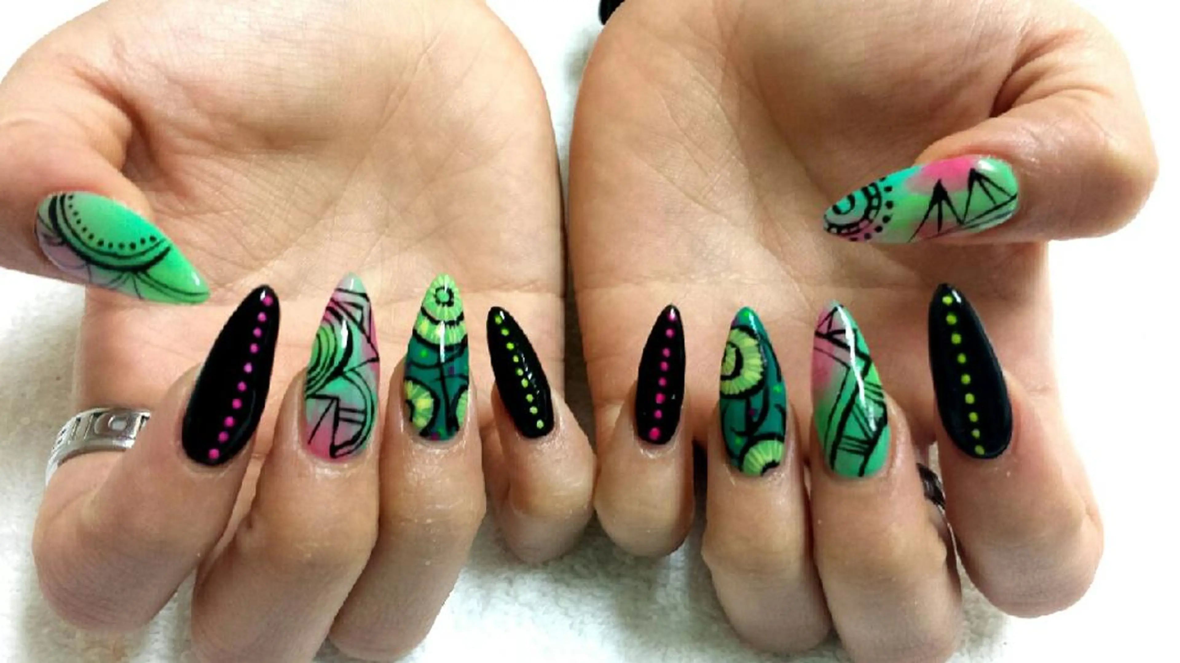 ネイル 河野ちえ (雑誌掲載サロン)のネイルデザイン