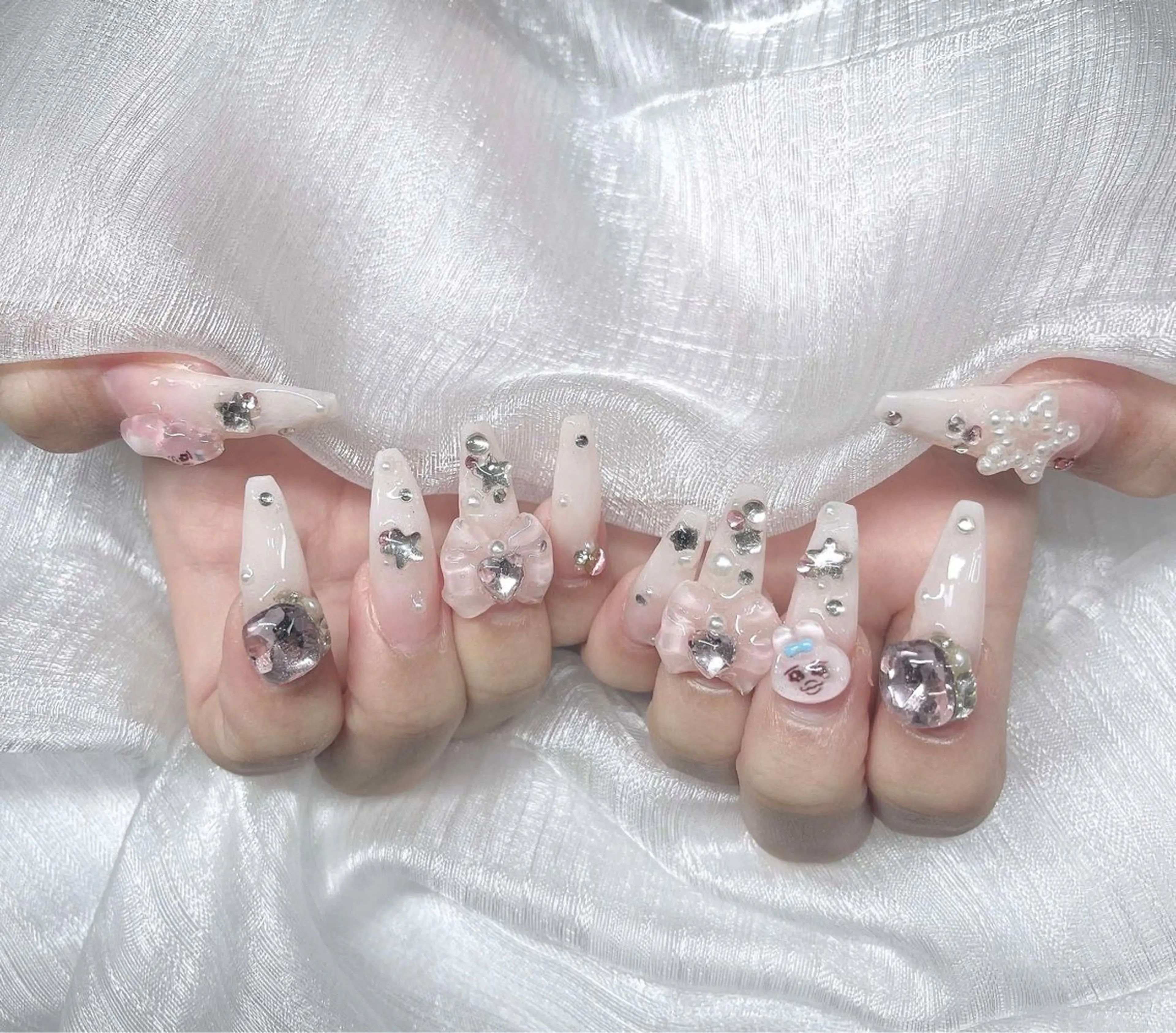 ネイル ハンドネイル Lee Nailsのネイルデザイン