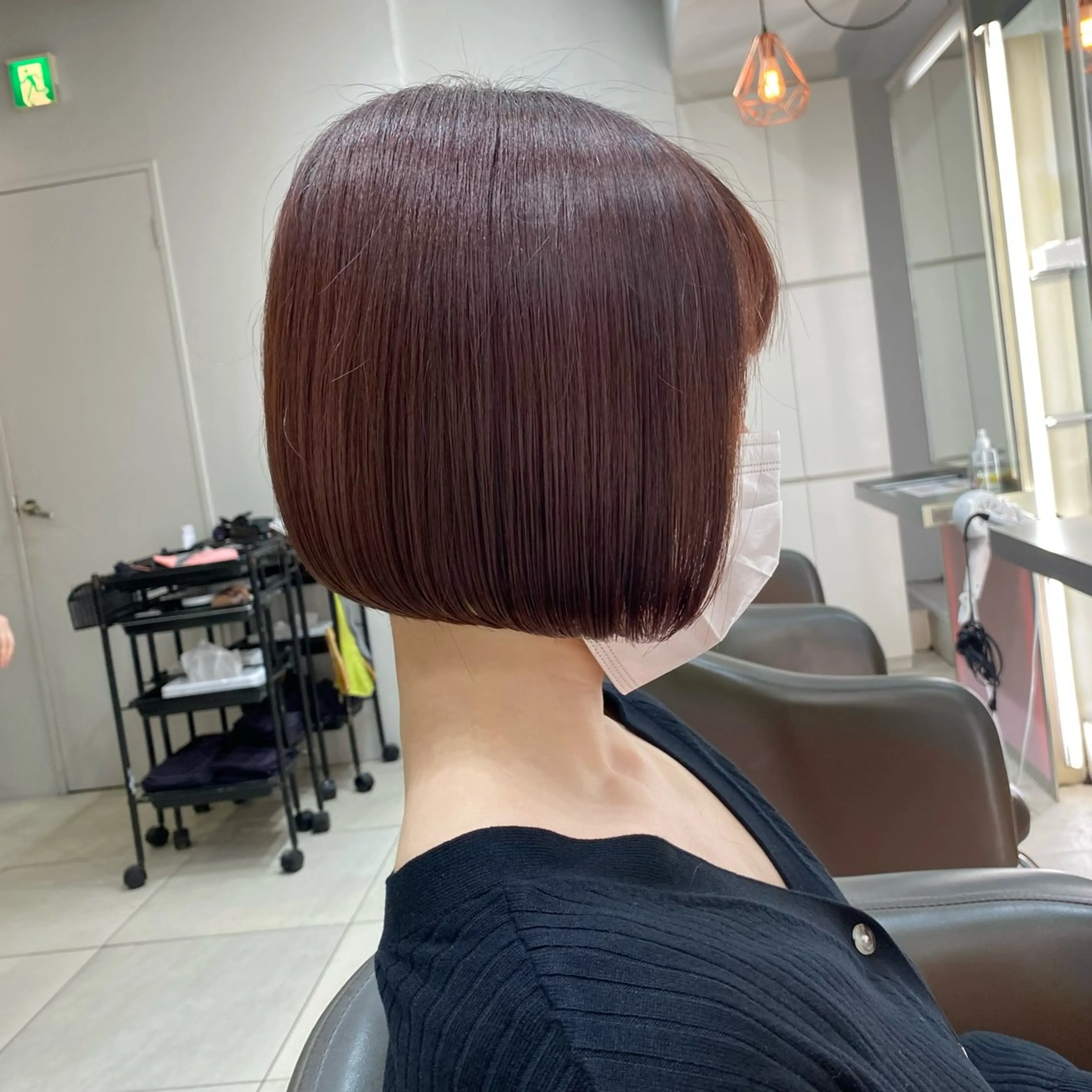 ショート カラー 前下がりボブ ショートボブ ボブ 似合わせカット ショートヘア カット ヘアカラー トリートメント ボブ×艶髪｜ 艶カラー🩶石橋怜大のヘアスタイル