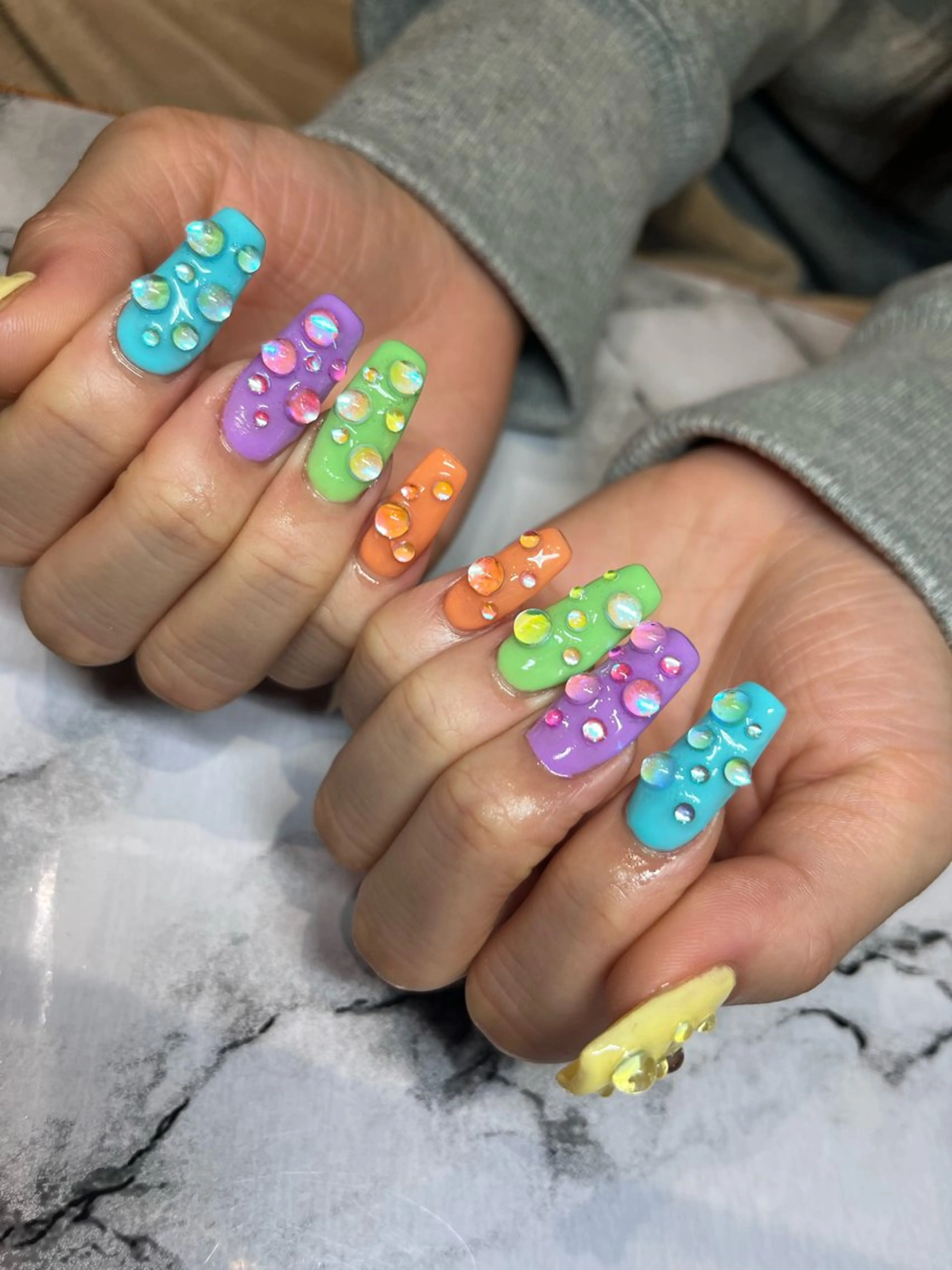 ネイル フラッシュネイル フットネイル ジェルネイル ラメ(グリッター) ラメグラデーション ネイルサロン ⭐︎Linoのその他イメージ