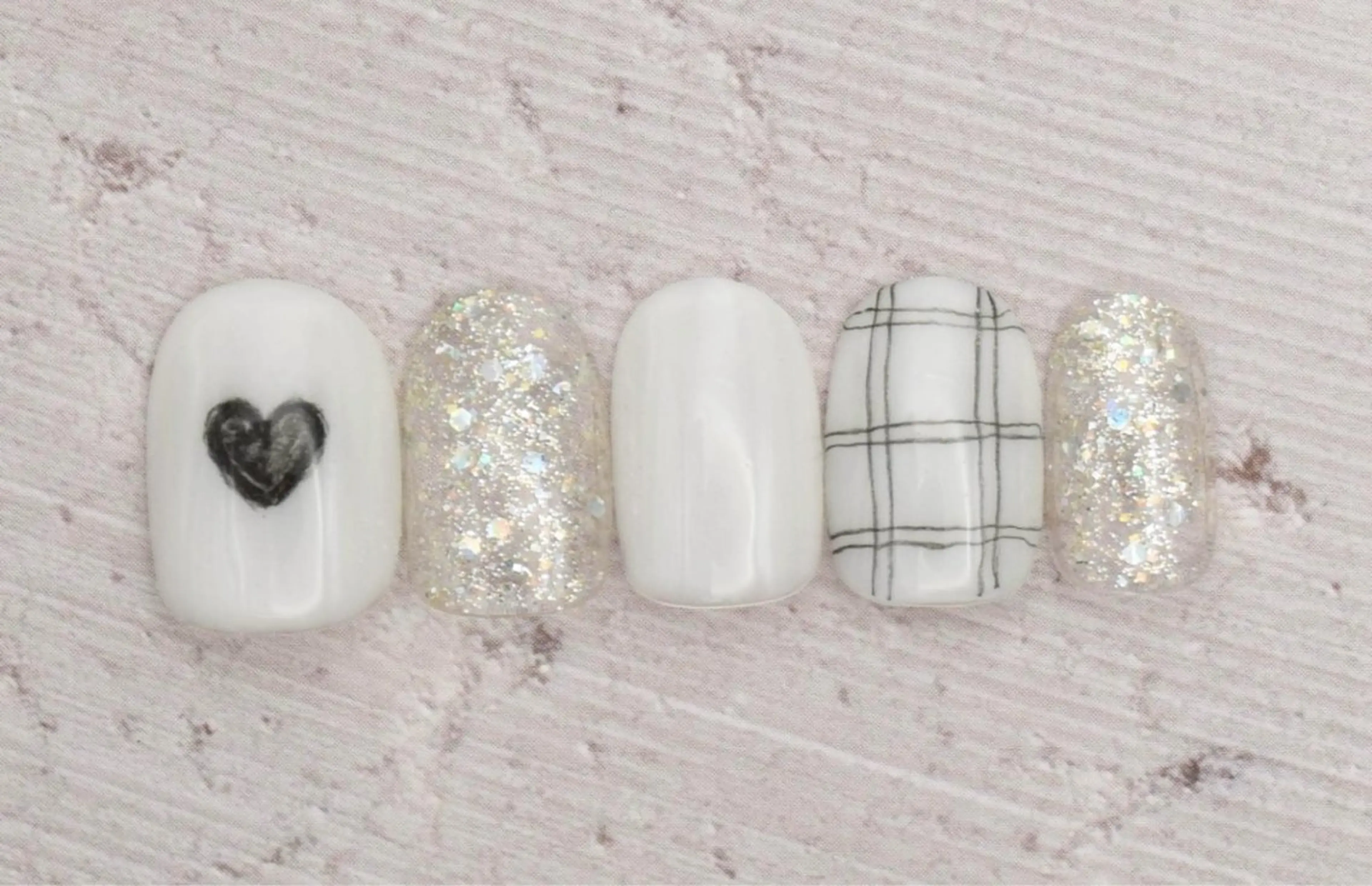 ネイル ゆら 練習生💅🏻のネイルデザイン